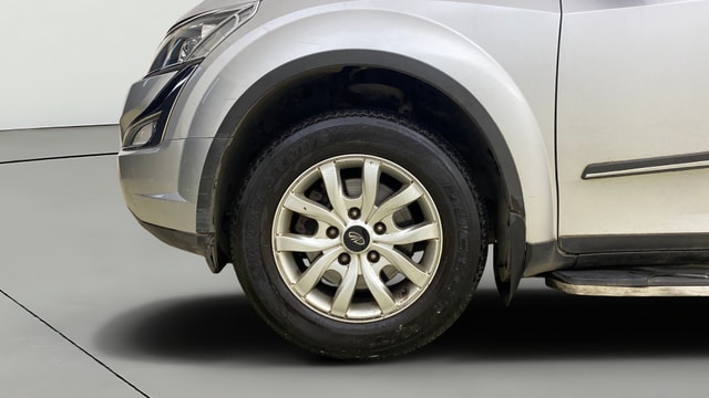 View Mahindra XUV500 Image 30 Used Mahindra XUV500 Image 30