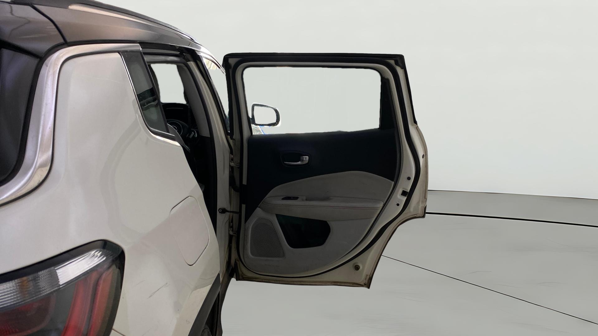 View 2019 Jeep Compass Limited Plus 4x2 Diesel BS IV Image 7 Used 2019 Jeep Compass Limited Plus 4x2 Diesel BS IV Image 7