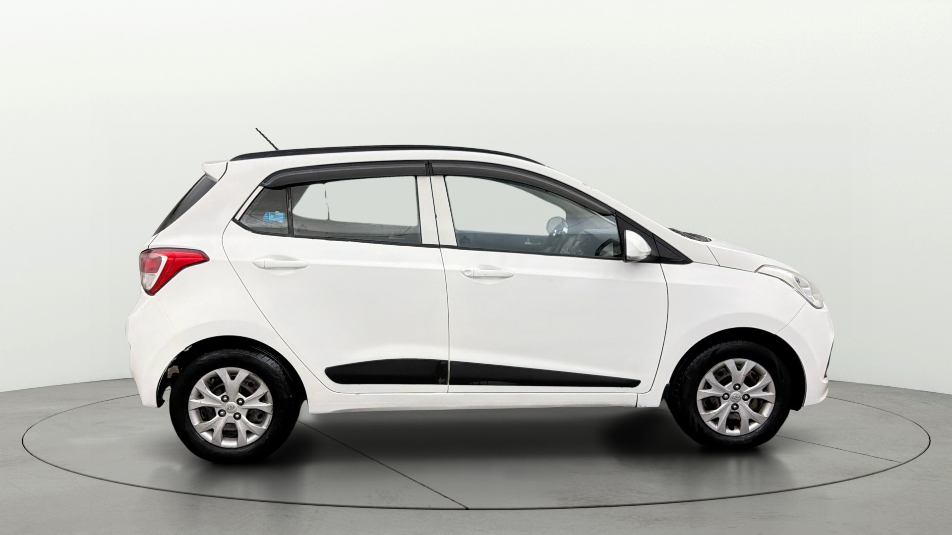 View 2016 Hyundai Grand i10 Sportz 1.2 Kappa Image 8 Used 2016 Hyundai Grand i10 Sportz 1.2 Kappa Image 8