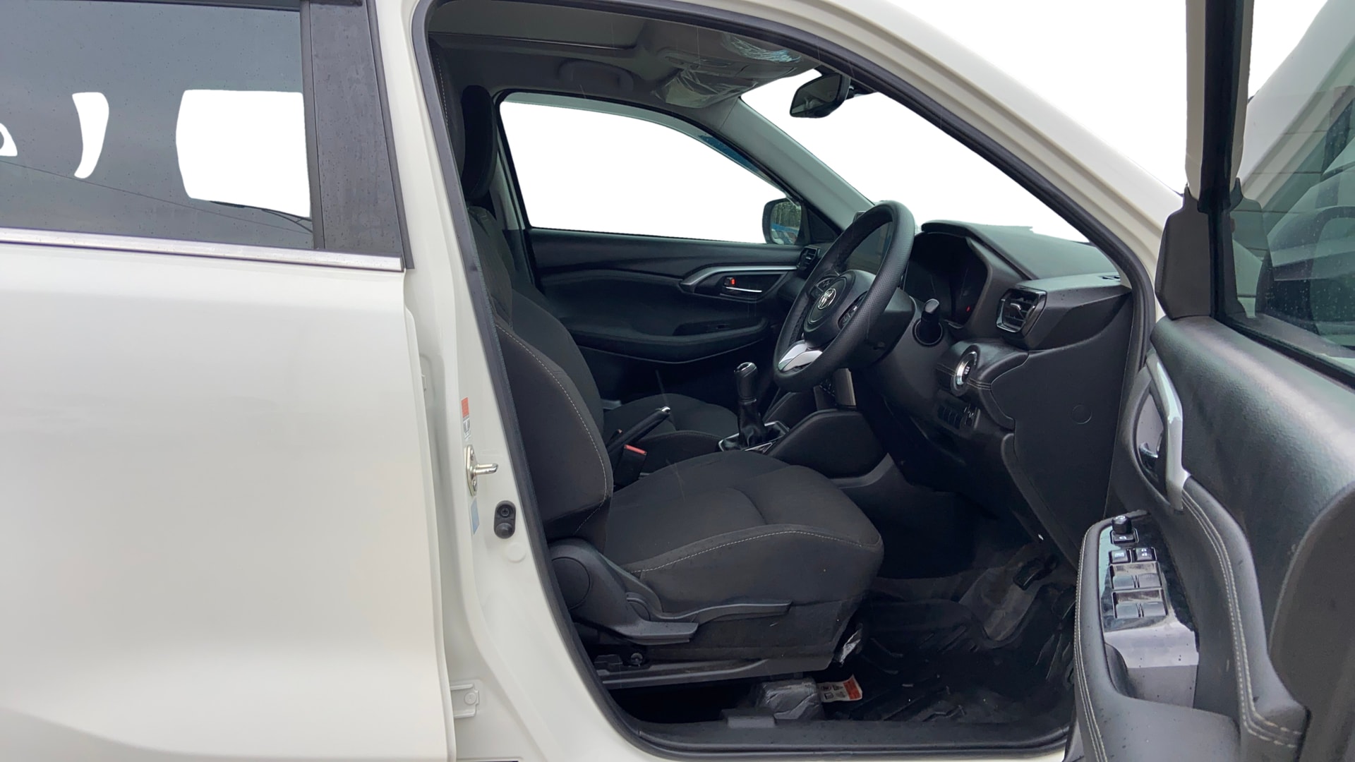 View 2026 Toyota Urban Cruiser Hyryder S e-Drive 2WD HYBRID Image 28 Used 2026 Toyota Urban Cruiser Hyryder S e-Drive 2WD HYBRID Image 28