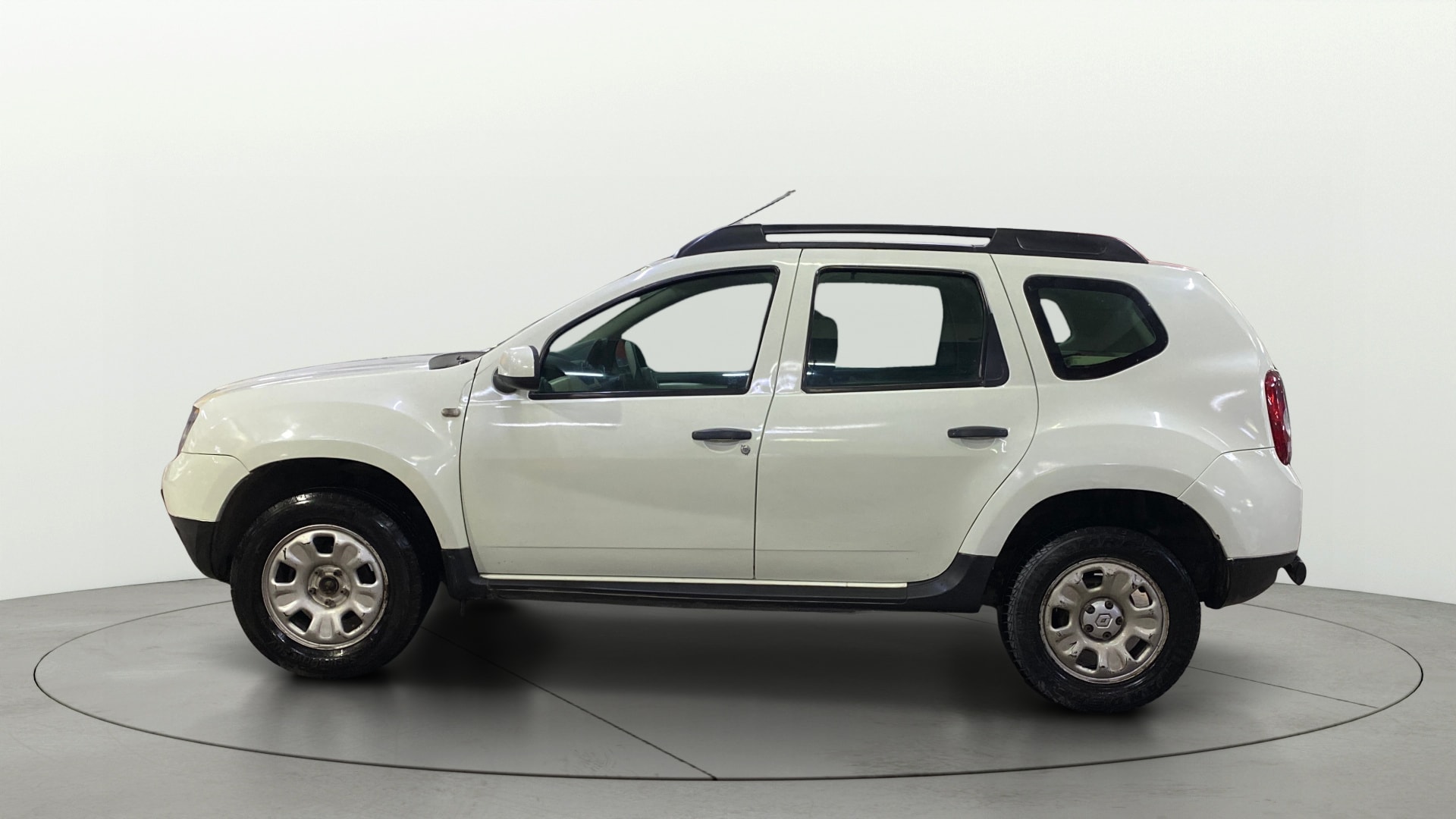 View 2014 Renault Duster Diesel 85PS STD Image 28 Used 2014 Renault Duster Diesel 85PS STD Image 28