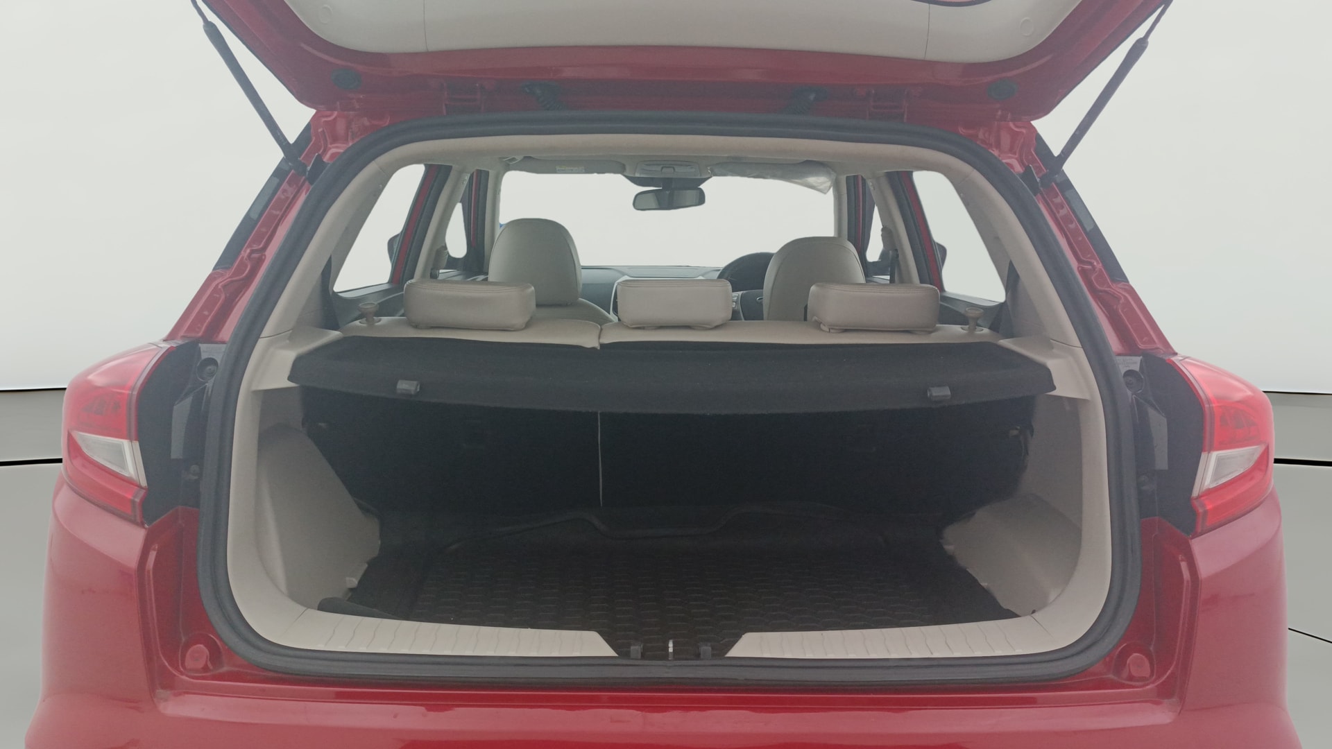 View 2021 Mahindra XUV300 W4 Petrol BS IV Image 42 Used 2021 Mahindra XUV300 W4 Petrol BS IV Image 42