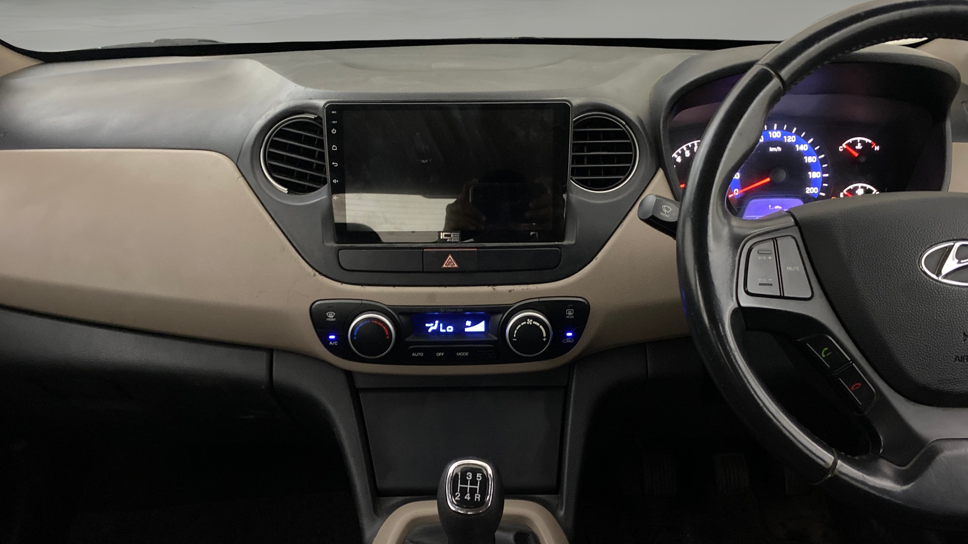 View 2014 Hyundai Xcent SX Petrol Image 31 Used 2014 Hyundai Xcent SX Petrol Image 31