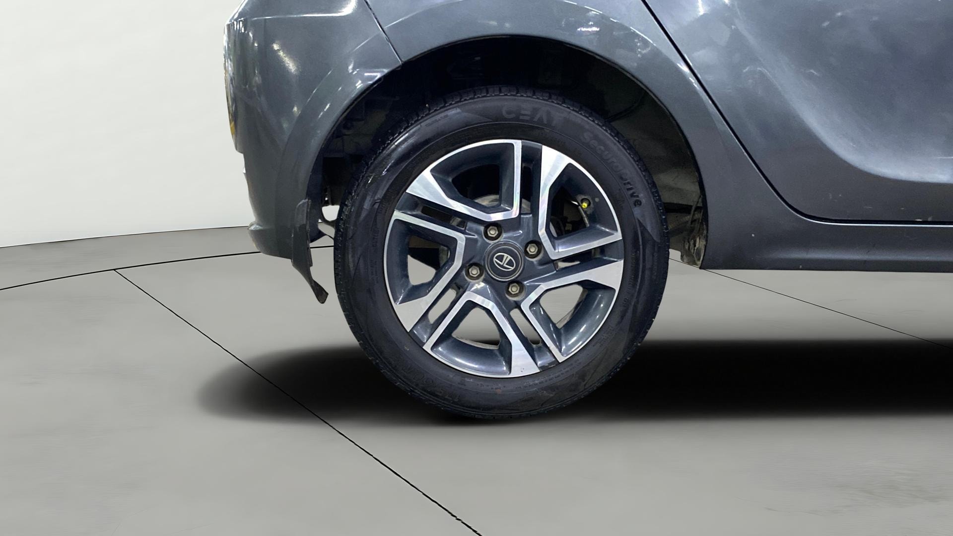 View 2022 Tata Tiago Revotorq XB Image 33 Used 2022 Tata Tiago Revotorq XB Image 33