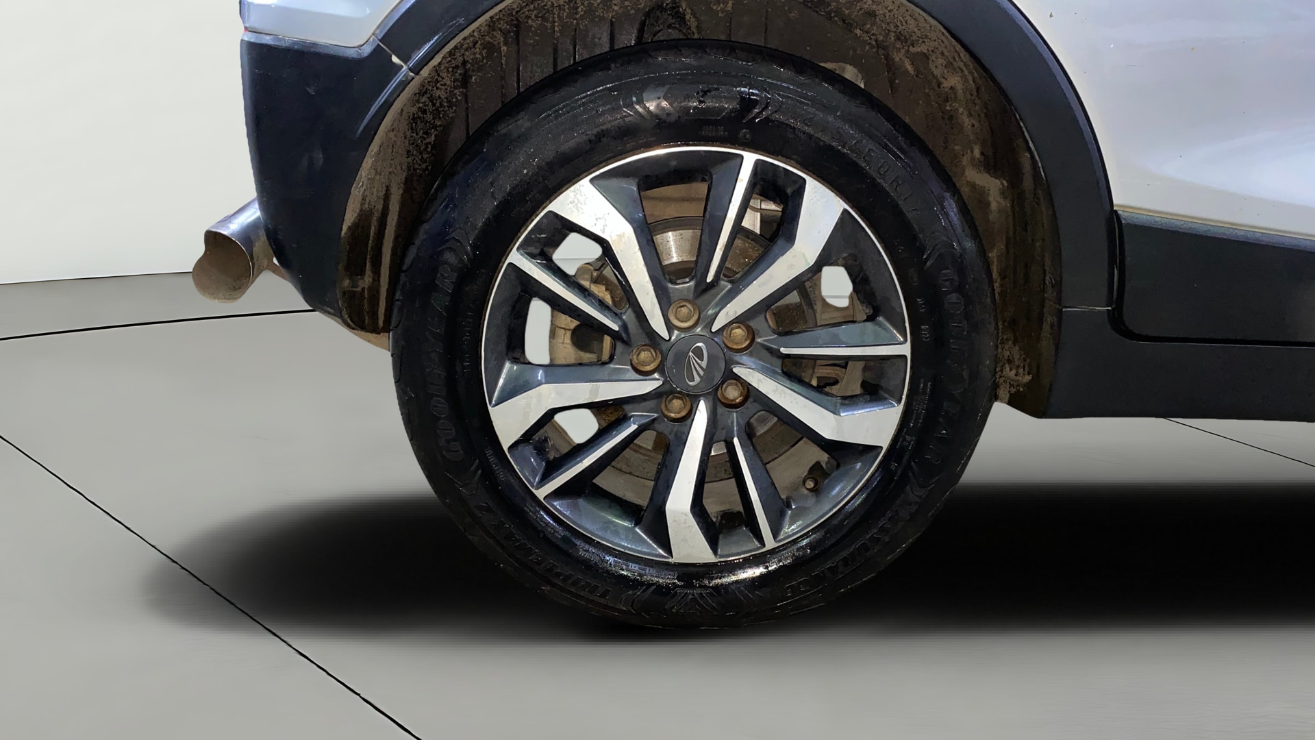 View 2019 Mahindra XUV300 W4 Petrol BS IV Image 35 Used 2019 Mahindra XUV300 W4 Petrol BS IV Image 35