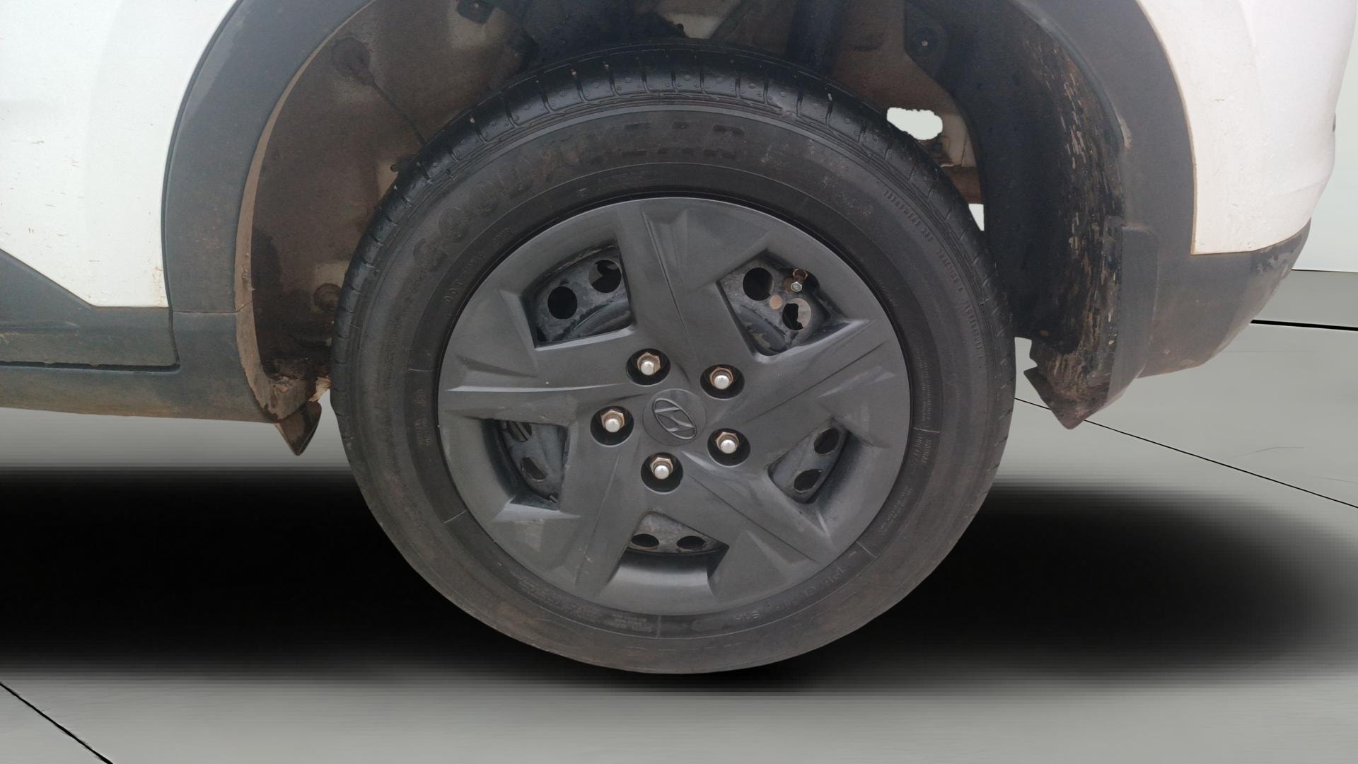 View 2024 Hyundai Venue SX 1.2 Petrol MT Image 12 Used 2024 Hyundai Venue SX 1.2 Petrol MT Image 12