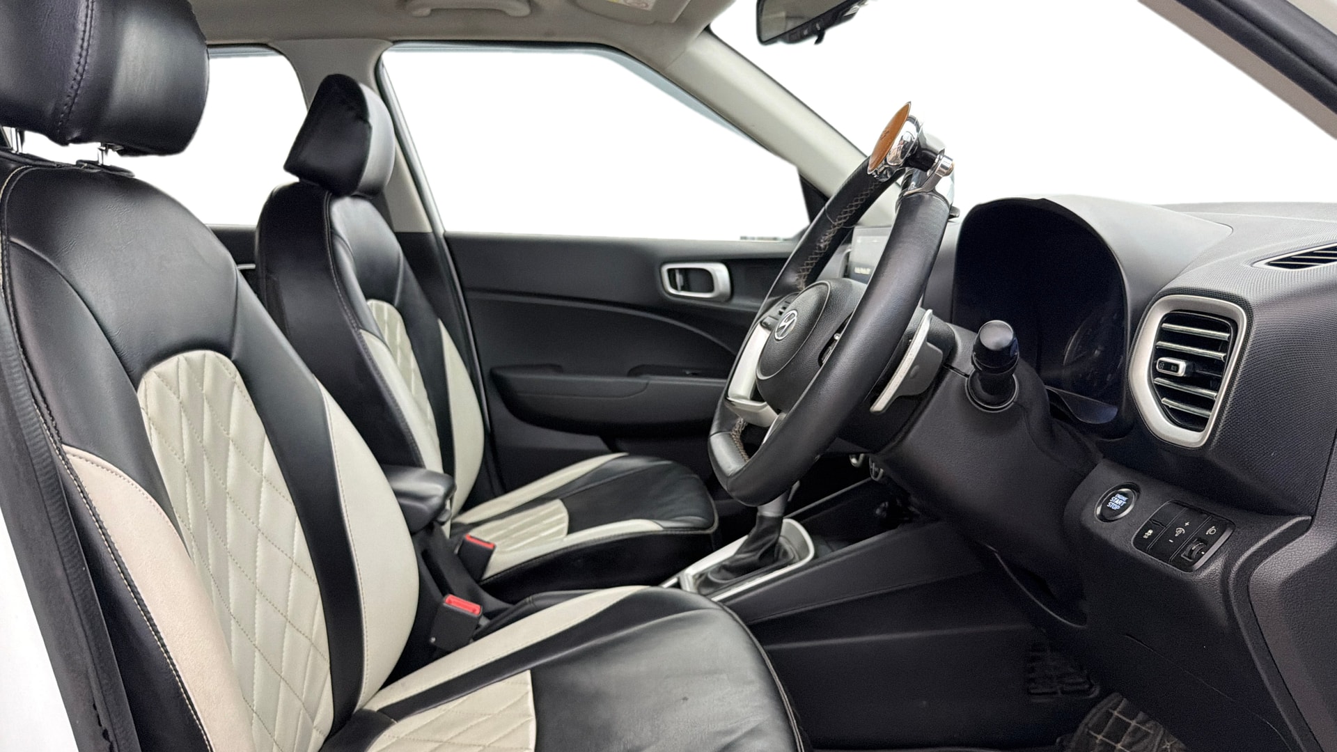 View 2021 Hyundai Venue SX Plus 1.0 Petrol AT Image 28 Used 2021 Hyundai Venue SX Plus 1.0 Petrol AT Image 28