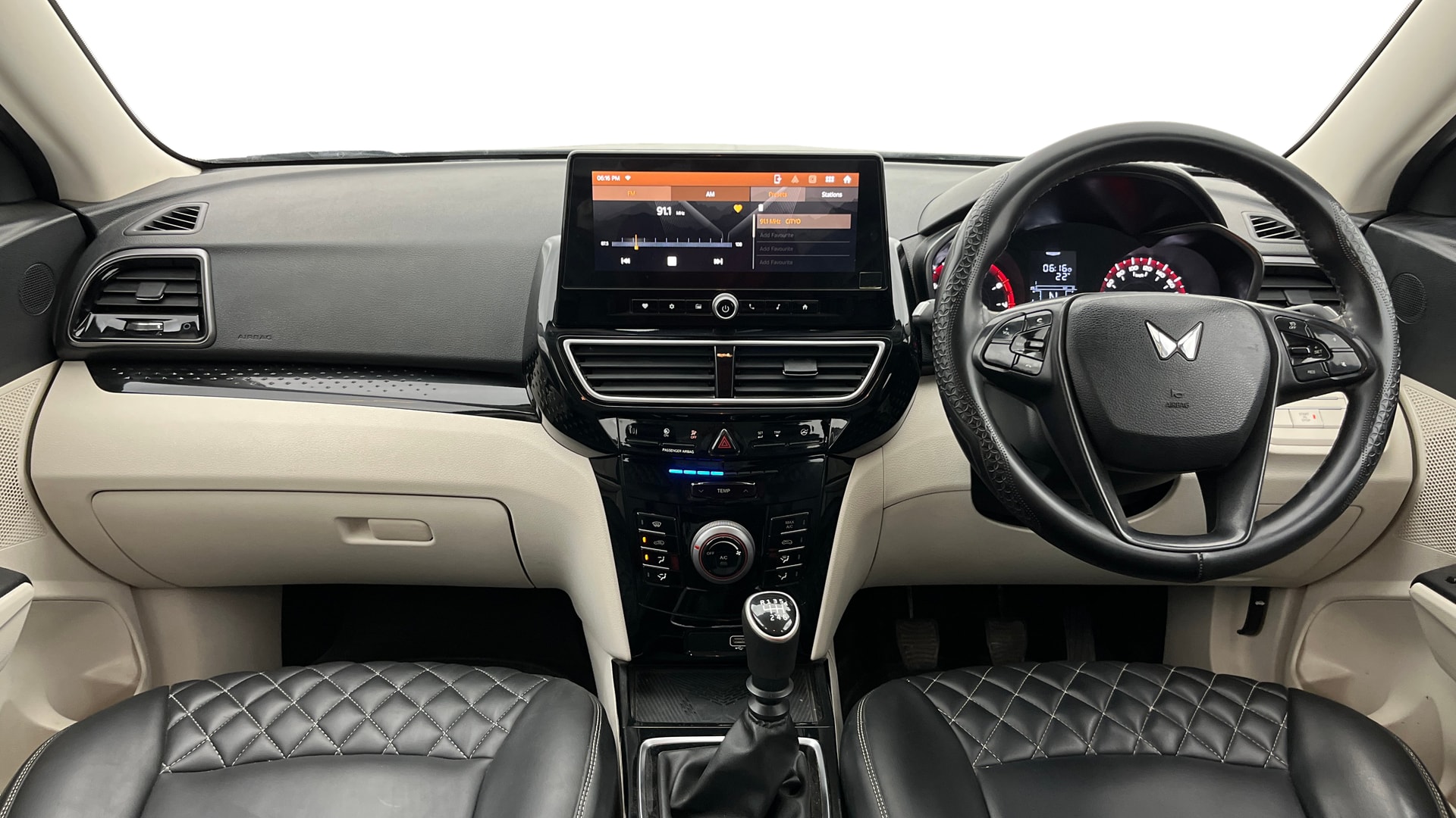 Used 2024 Mahindra XUV 3XO Used 2024 Mahindra XUV 3XO