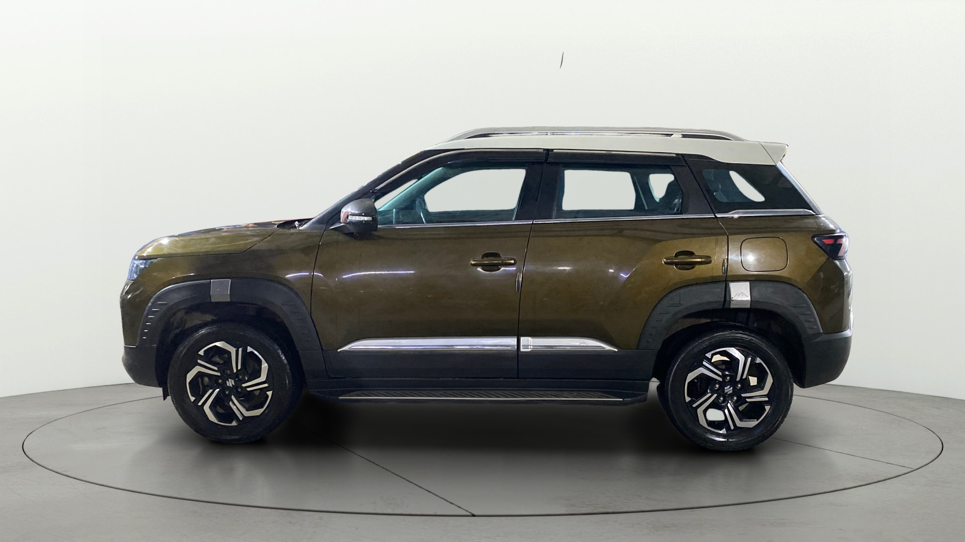 View 2024 Maruti Suzuki 1000 Base Variant Image 27 Used 2024 Maruti Suzuki 1000 Base Variant Image 27