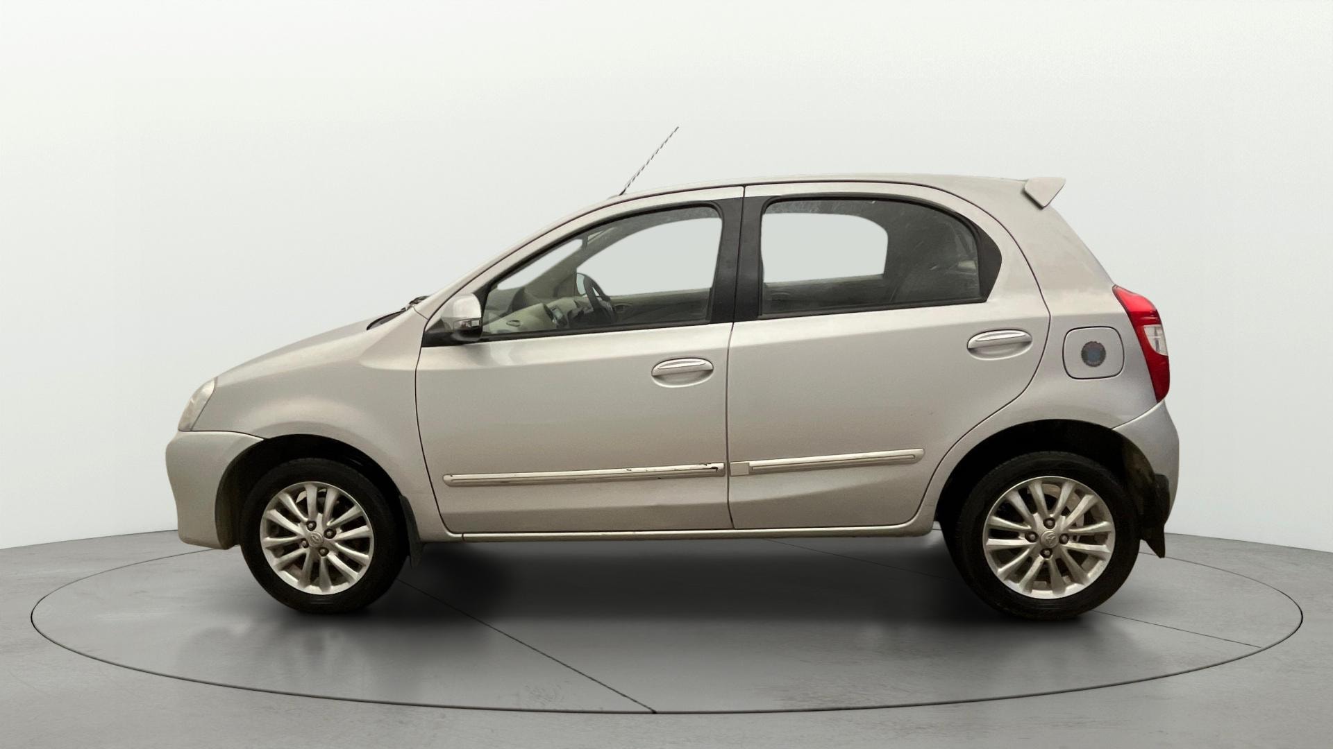 View 2015 Toyota Etios VX Image 5 Used 2015 Toyota Etios VX Image 5