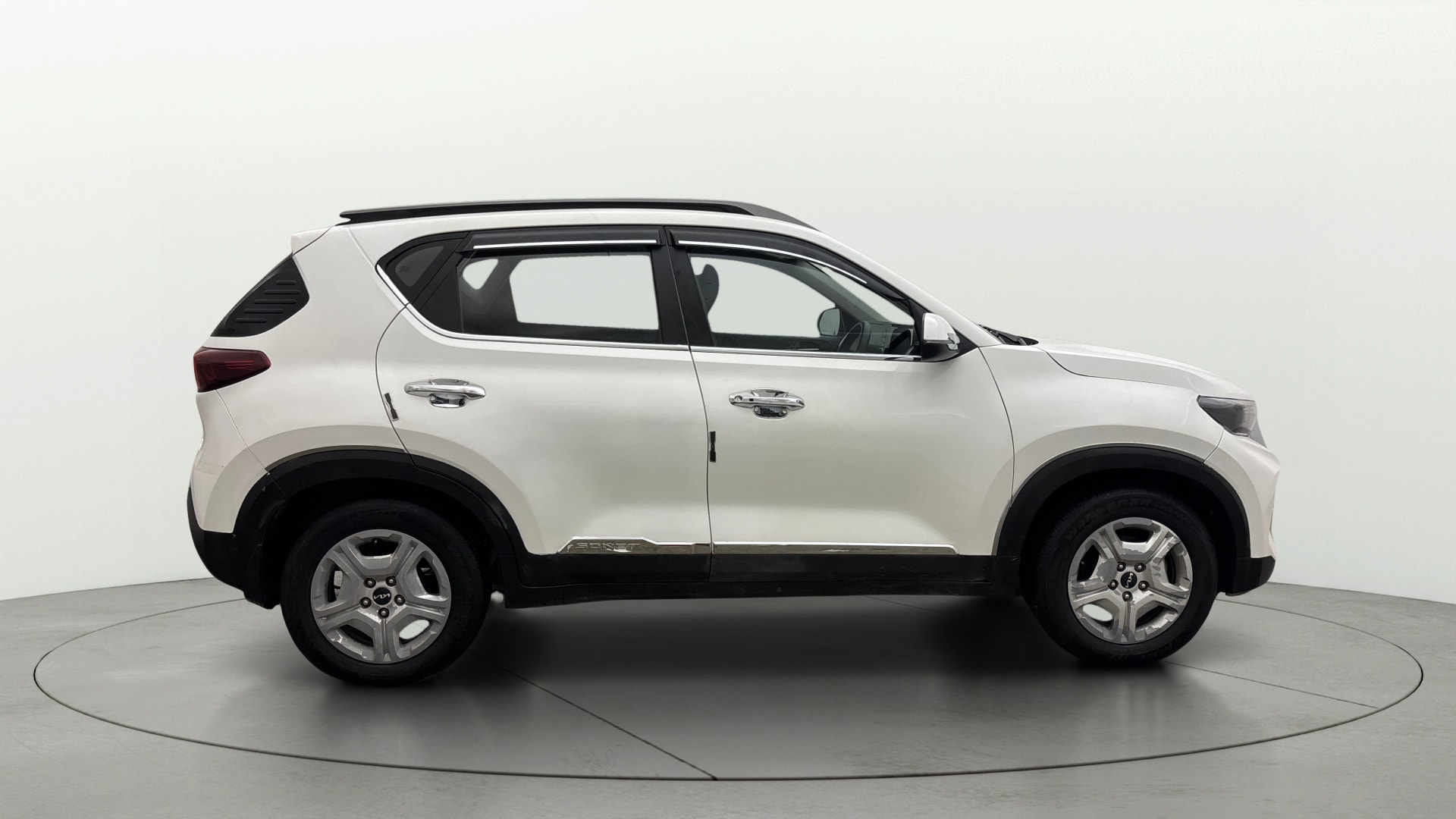 View 2022 Kia Sonet HTK Plus Diesel Image 8 Used 2022 Kia Sonet HTK Plus Diesel Image 8