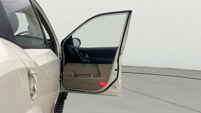 View Mahindra XUV500 Image 49 Used Mahindra XUV500 Image 49