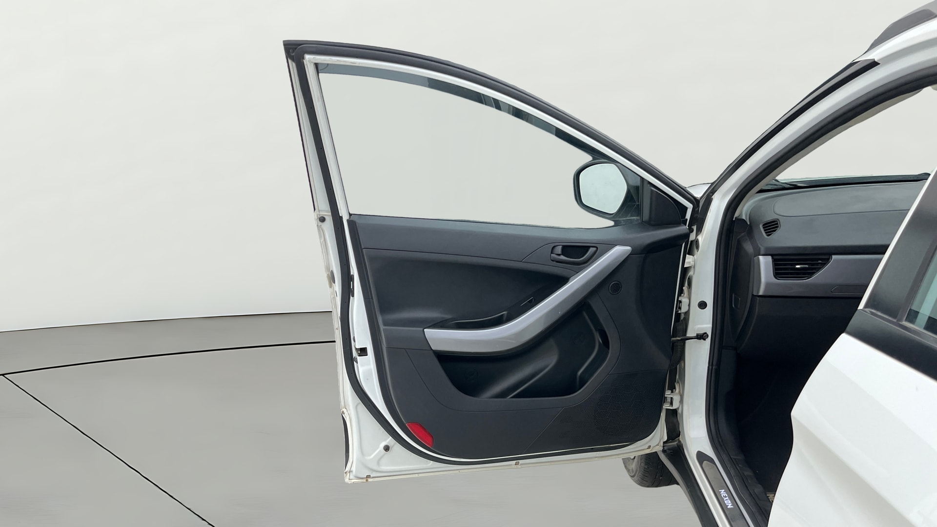 View 2023 Tata Nexon Revotron XE Image 31 Used 2023 Tata Nexon Revotron XE Image 31