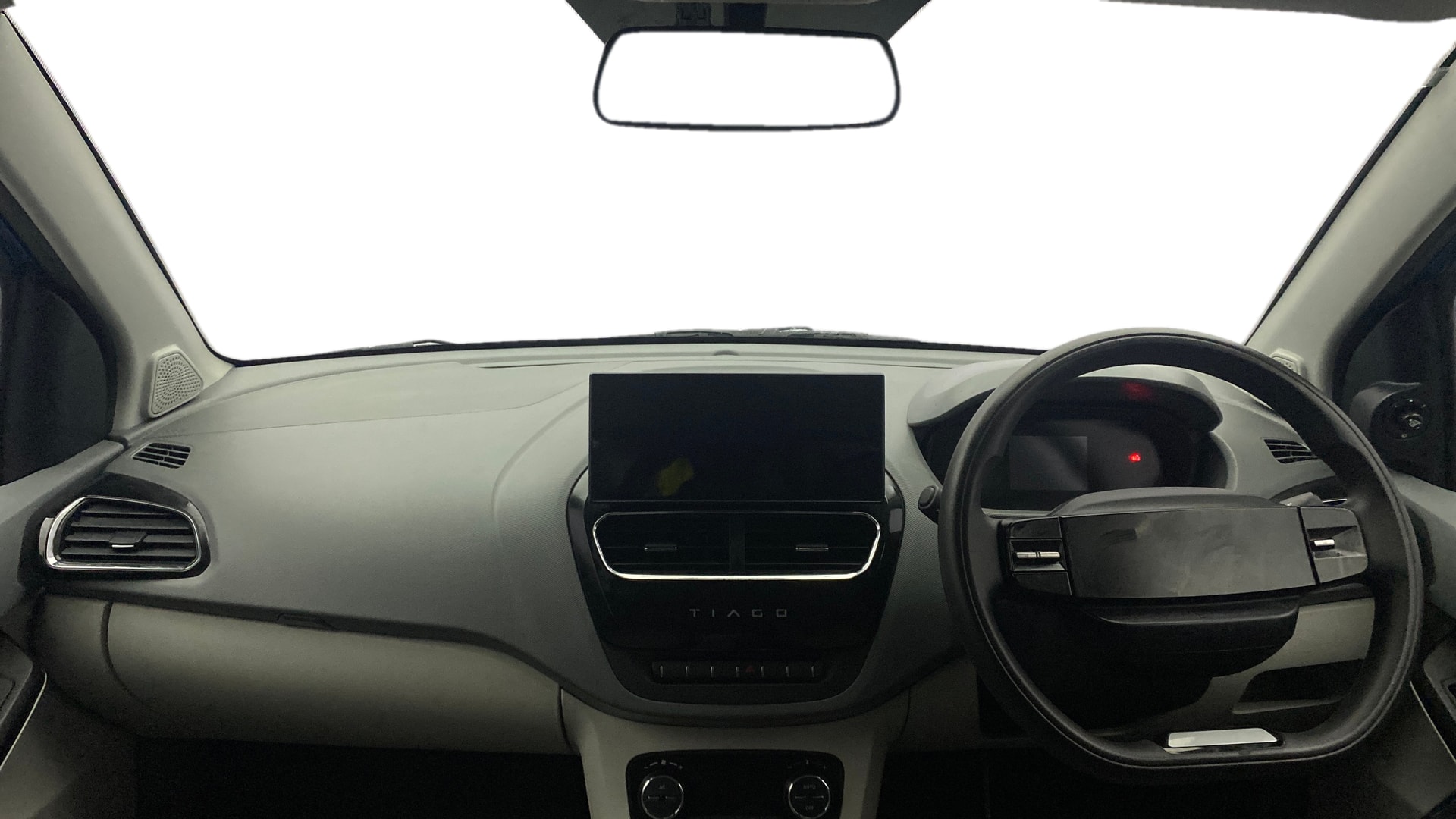 View 2025 Tata Tiago Revotorq XB Image 15 Used 2025 Tata Tiago Revotorq XB Image 15