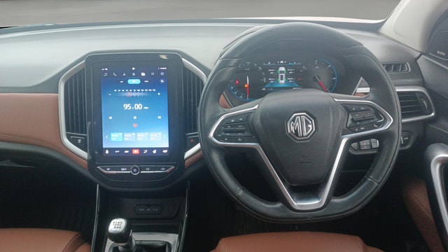 View MG Hector Plus Image 14 Used MG Hector Plus Image 14