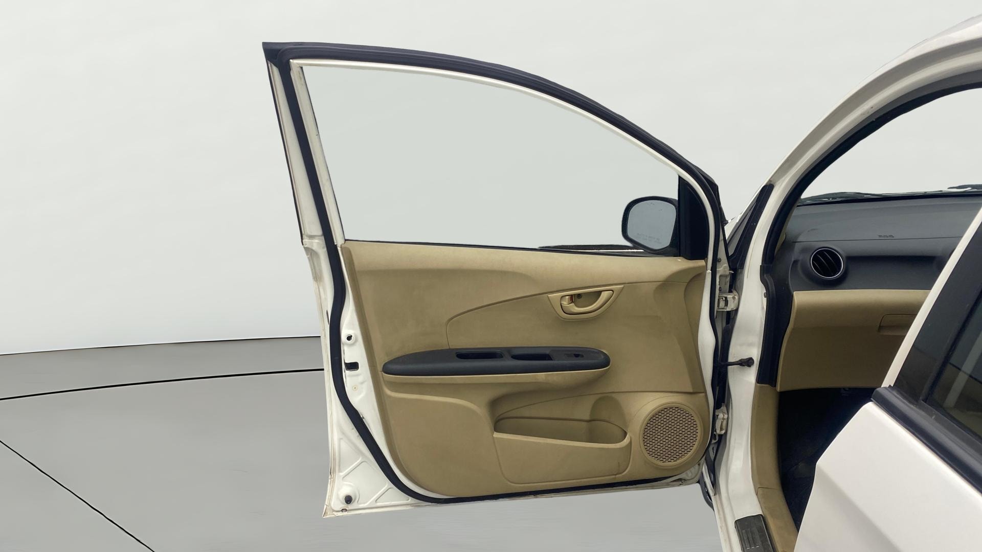 View 2014 Honda Amaze E MT Petrol BS IV Image 31 Used 2014 Honda Amaze E MT Petrol BS IV Image 31