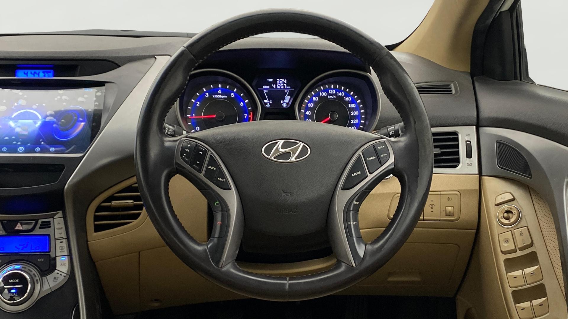 View 2013 Hyundai Elantra 1.6 CRDi S Image 21 Used 2013 Hyundai Elantra 1.6 CRDi S Image 21