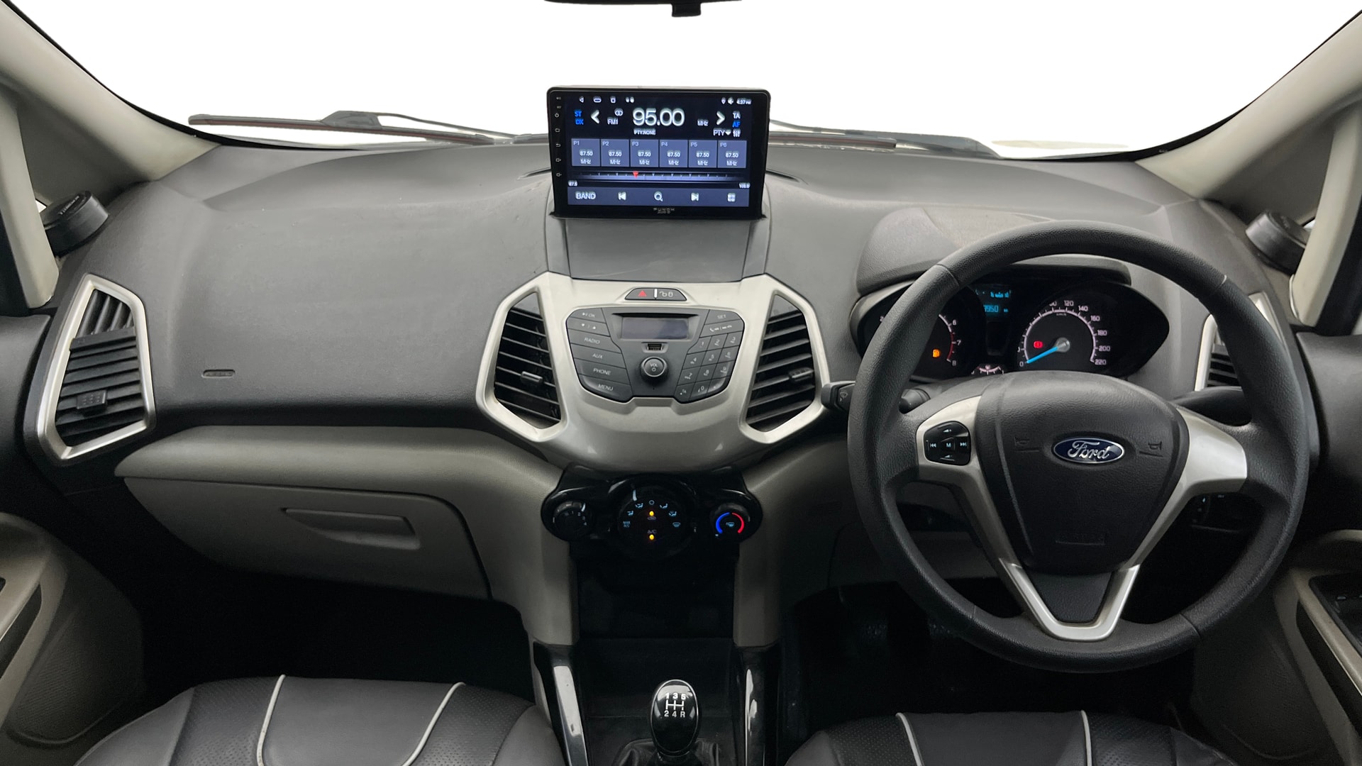 View 2016 Ford EcoSport 1.5 TDCi Diesel Ambiente BS IV Image 15 Used 2016 Ford EcoSport 1.5 TDCi Diesel Ambiente BS IV Image 15