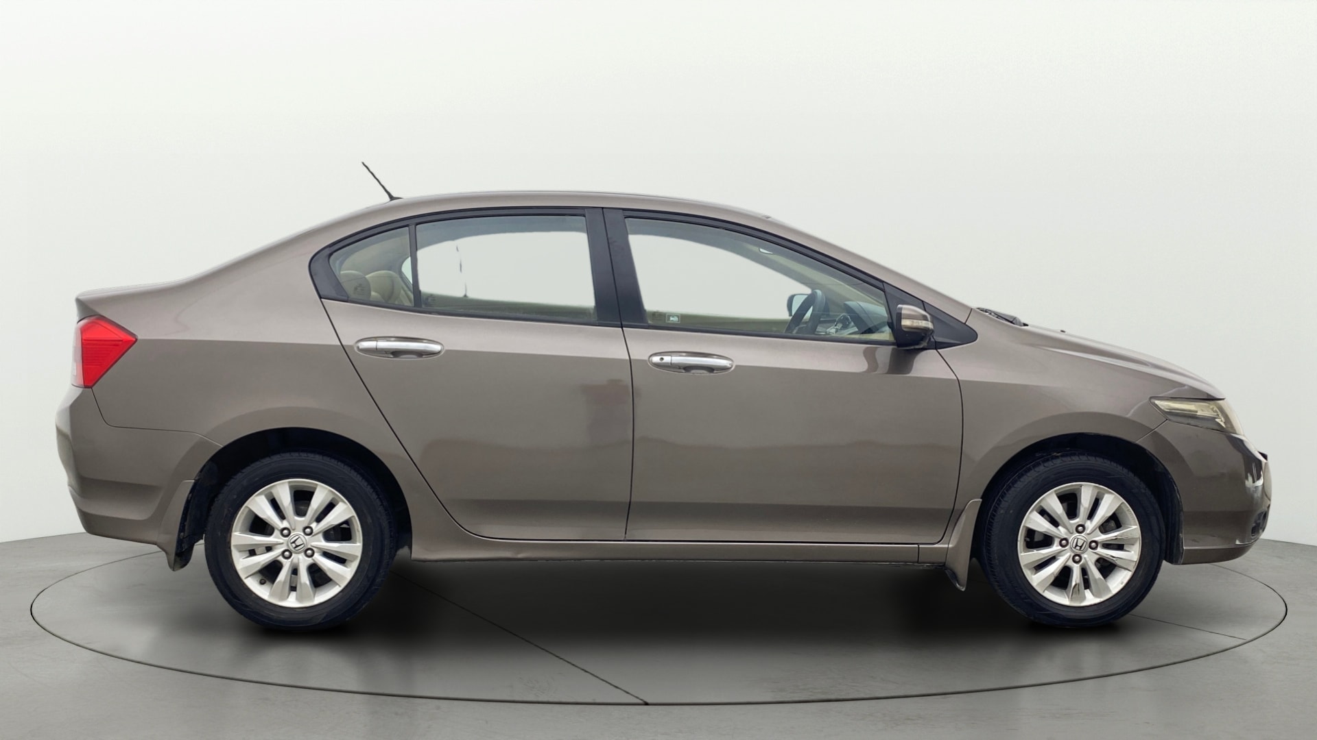 View 2013 Honda City ZX MT Diesel Anniversary Edition Image 8 Used 2013 Honda City ZX MT Diesel Anniversary Edition Image 8