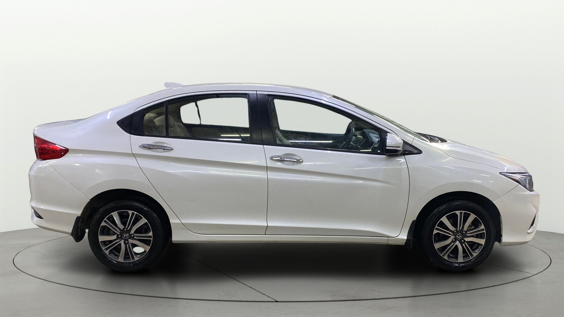 View 2022 Honda City ZX MT Diesel Anniversary Edition Image 29 Used 2022 Honda City ZX MT Diesel Anniversary Edition Image 29