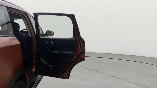 View Mahindra XUV700 Image 6 Used Mahindra XUV700 Image 6
