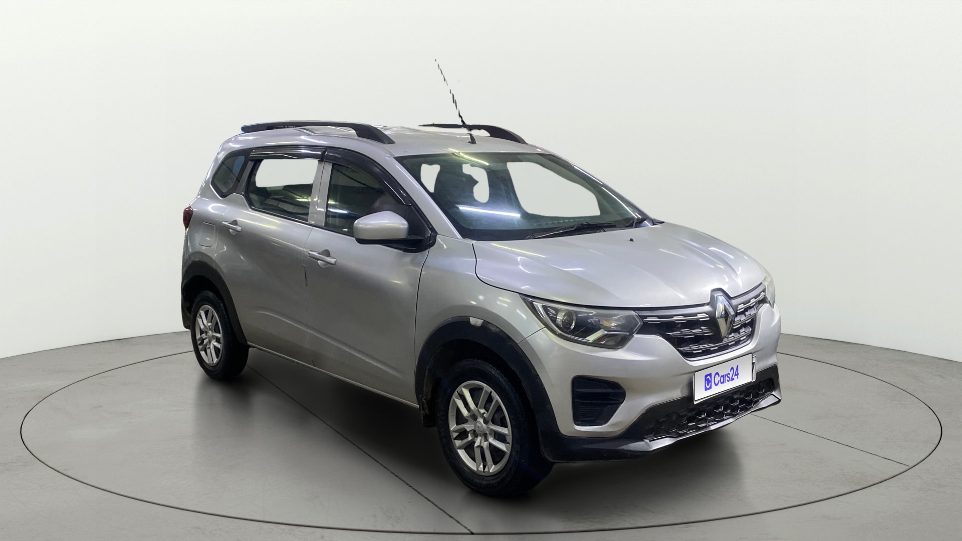 View 2021 Renault Triber RXE Image 15 Used 2021 Renault Triber RXE Image 15
