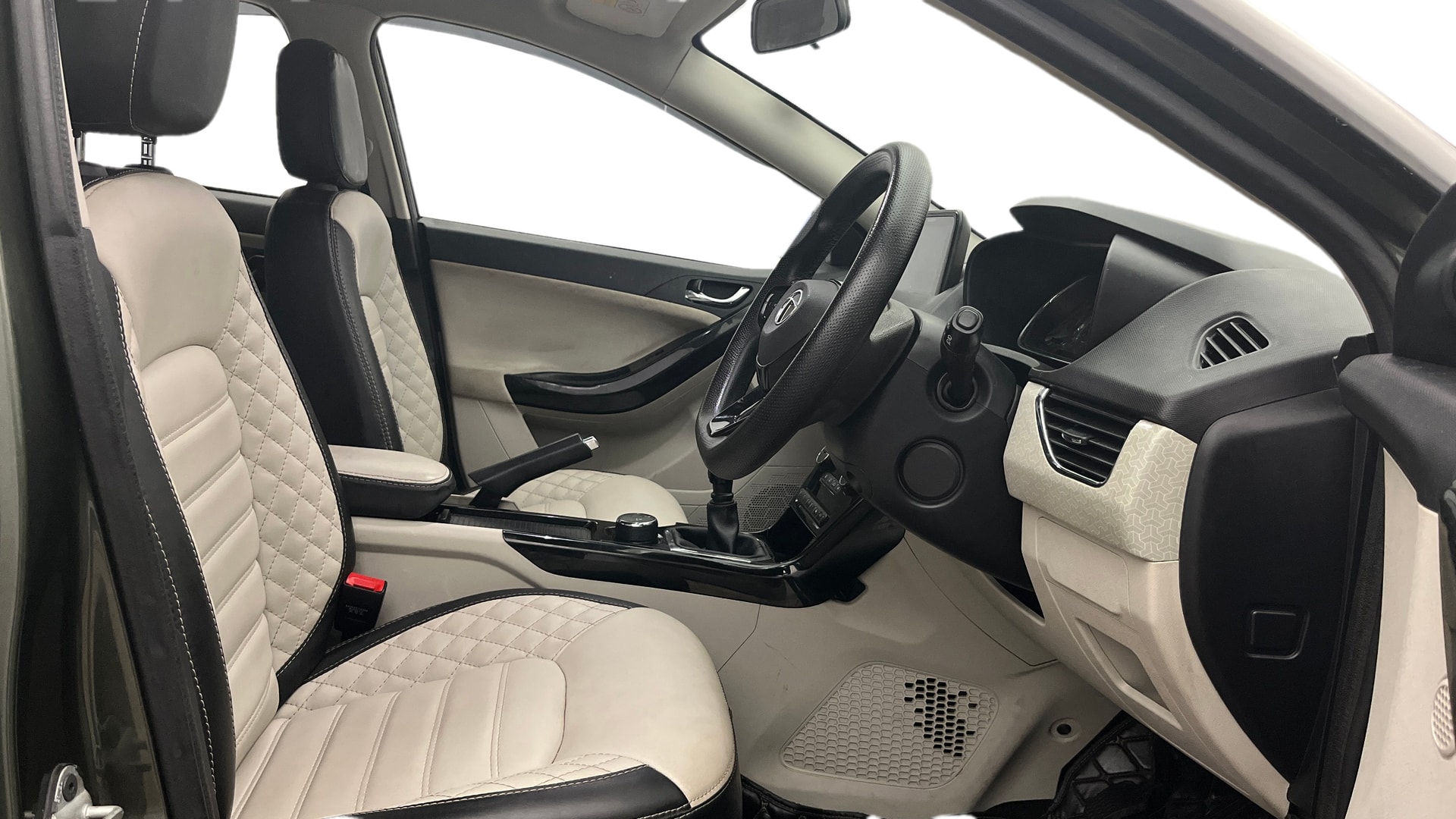View 2022 Tata Nexon Revotron XE Image 26 Used 2022 Tata Nexon Revotron XE Image 26