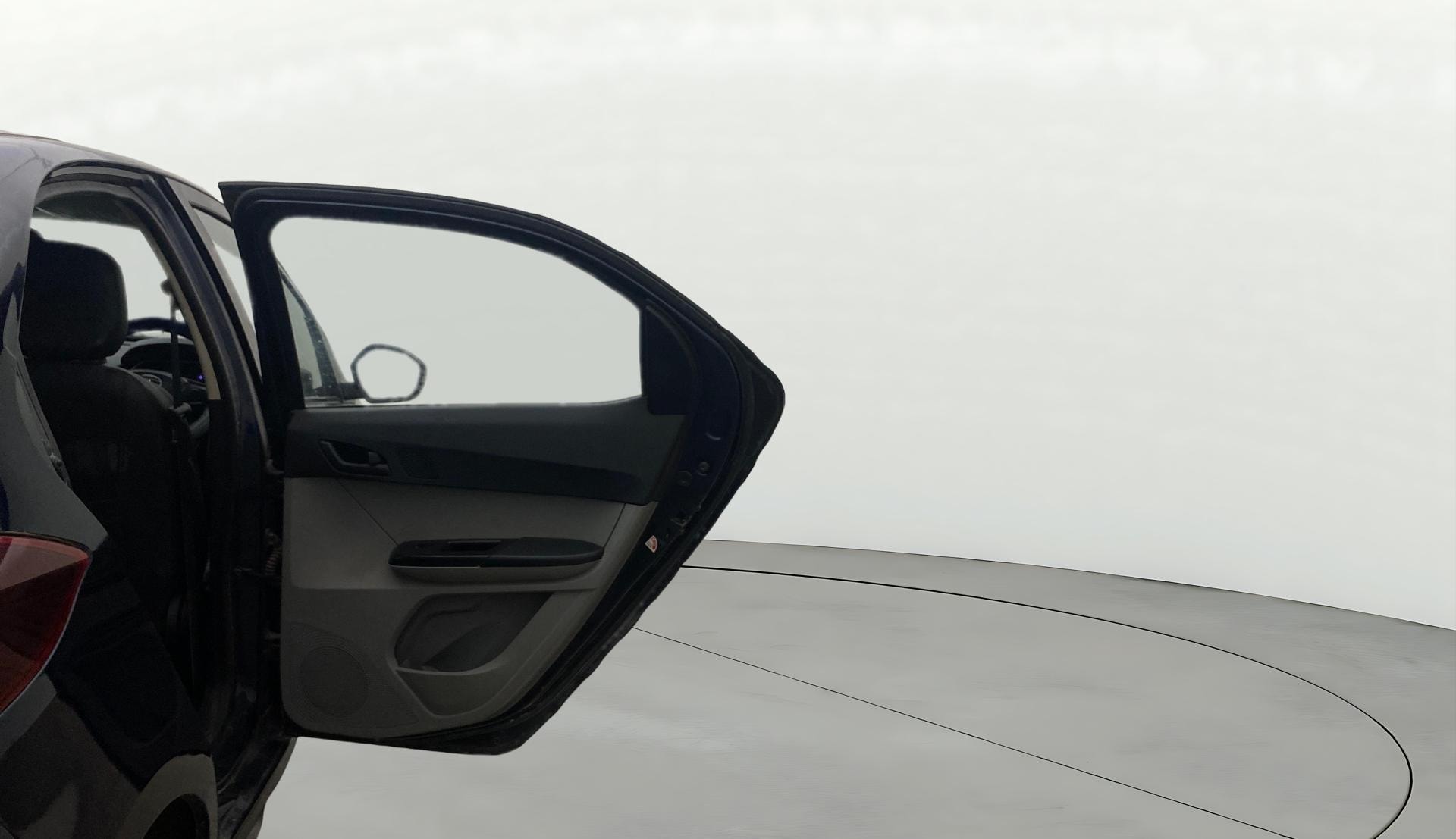 View 2022 Tata Tiago Revotorq XB Image 8 Used 2022 Tata Tiago Revotorq XB Image 8