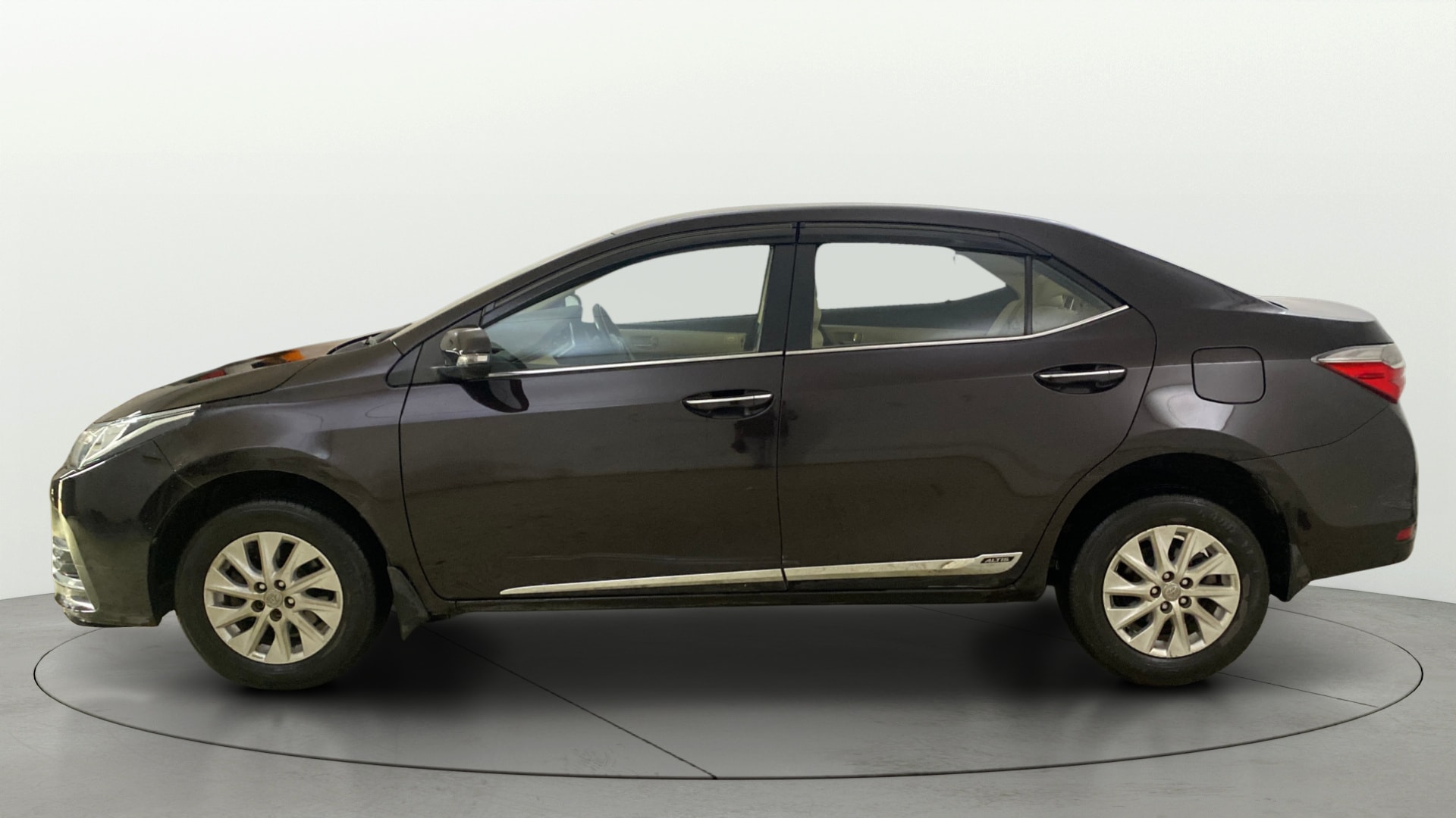 View 2017 Toyota Corolla Altis 1.8 G CVT Image 5 Used 2017 Toyota Corolla Altis 1.8 G CVT Image 5