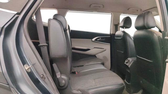View Kia Carens Image 37 Used Kia Carens Image 37