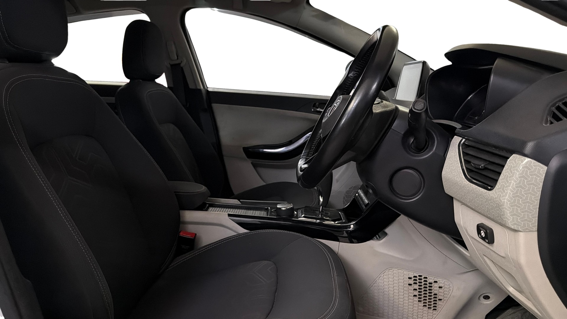 View 2021 Tata Nexon Revotron XE Image 28 Used 2021 Tata Nexon Revotron XE Image 28