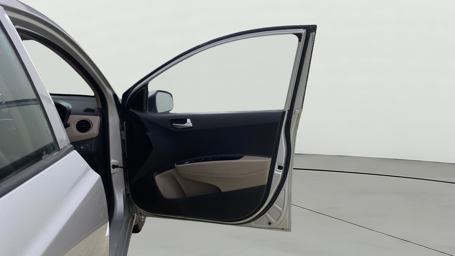 View 2018 Hyundai Xcent S Petrol Image 44 Used 2018 Hyundai Xcent S Petrol Image 44