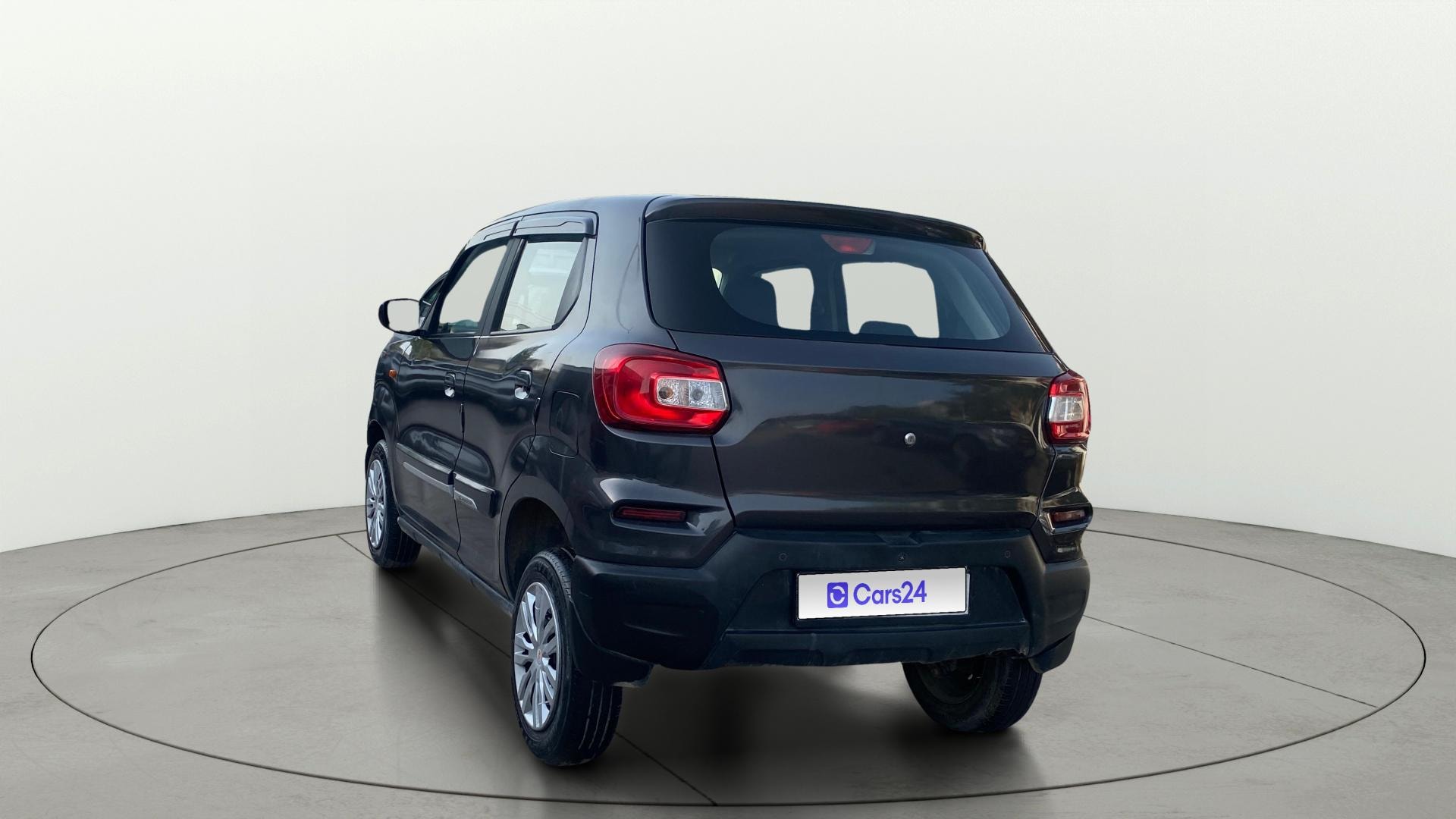 View 2023 Maruti Suzuki 1000 Base Variant Image 2 Used 2023 Maruti Suzuki 1000 Base Variant Image 2