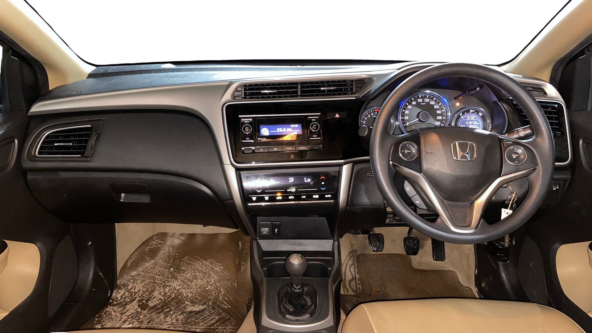 View 2017 Honda City ZX MT Diesel Anniversary Edition Image 16 Used 2017 Honda City ZX MT Diesel Anniversary Edition Image 16
