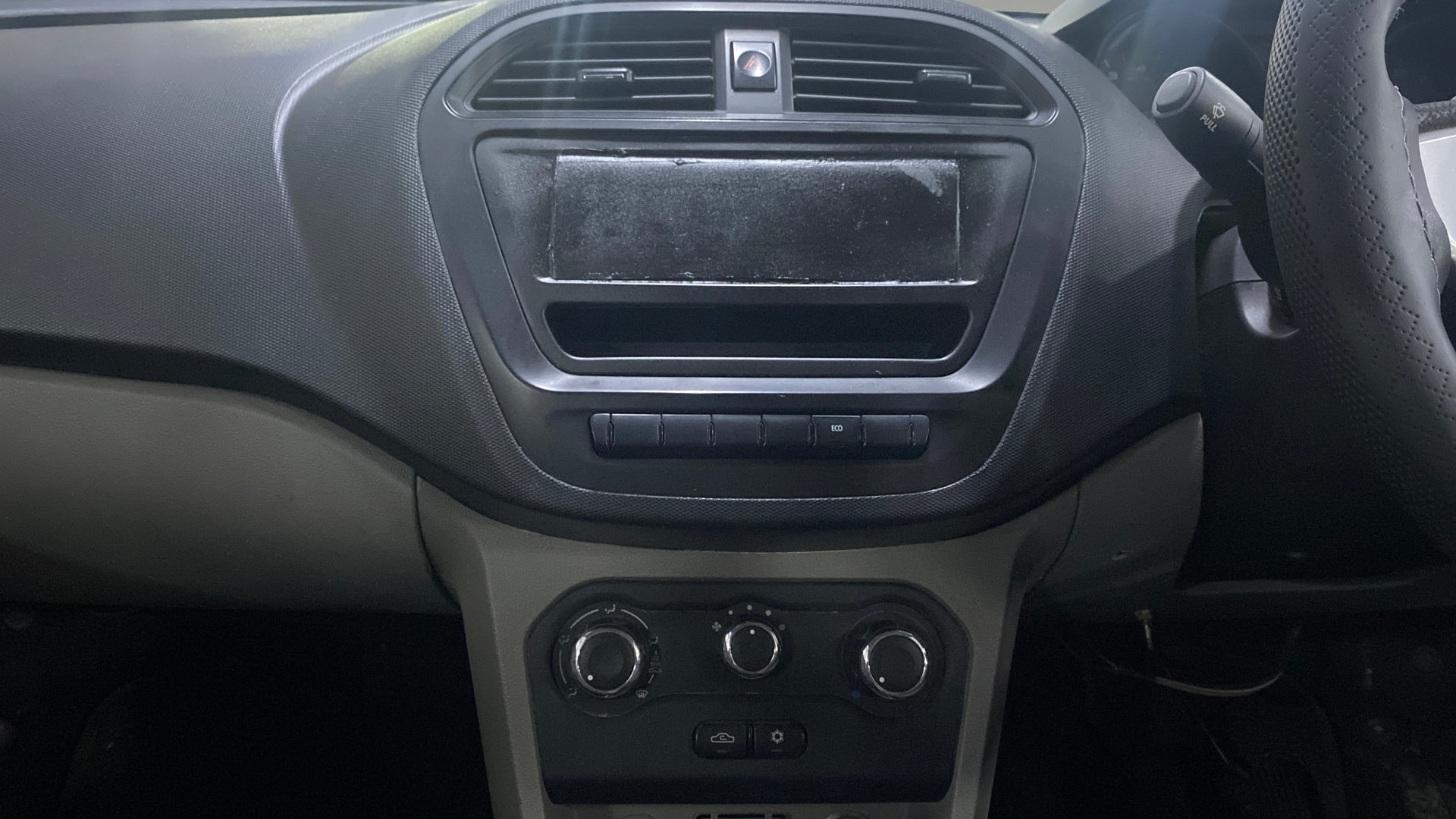 View 2018 Tata Tiago Revotorq XB Image 30 Used 2018 Tata Tiago Revotorq XB Image 30