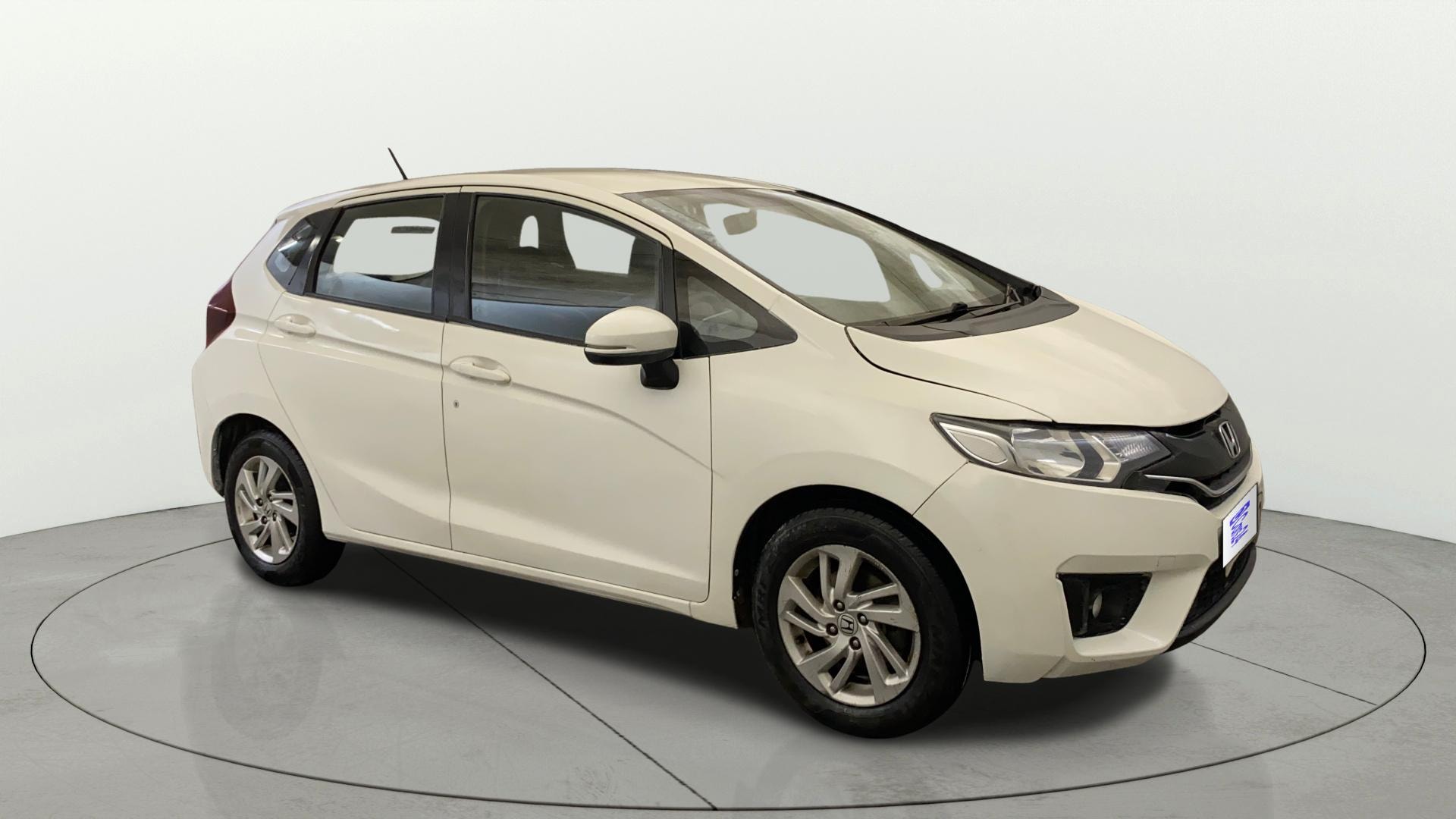 View 2015 Honda Jazz E MT Diesel Image 13 Used 2015 Honda Jazz E MT Diesel Image 13