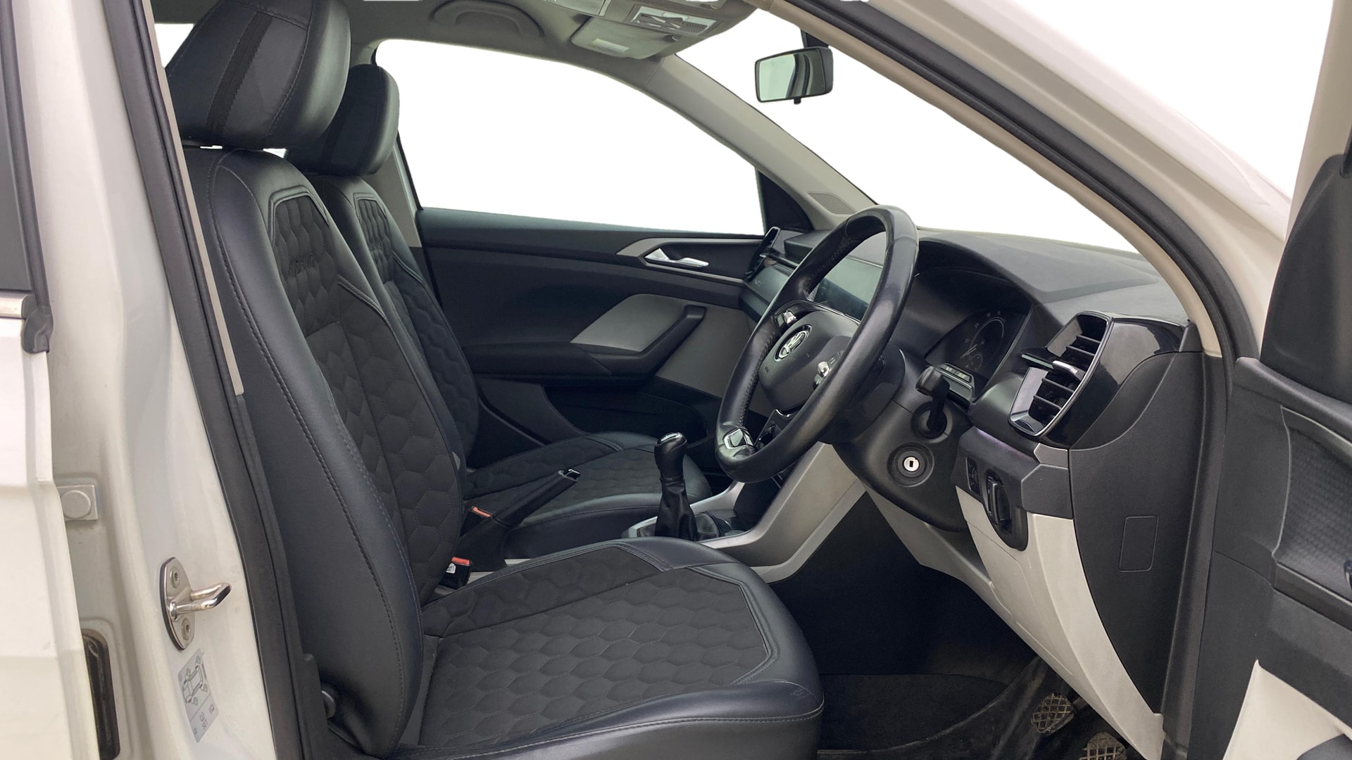 View 2022 Skoda Kushaq Ambition 1.0 TSI MT Image 18 Used 2022 Skoda Kushaq Ambition 1.0 TSI MT Image 18