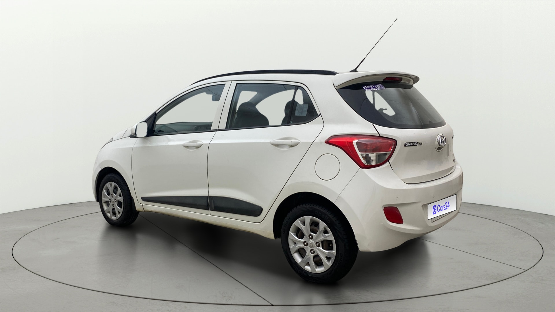 View 2017 Hyundai Grand i10 1.1 Sportz Diesel Image 2 Used 2017 Hyundai Grand i10 1.1 Sportz Diesel Image 2