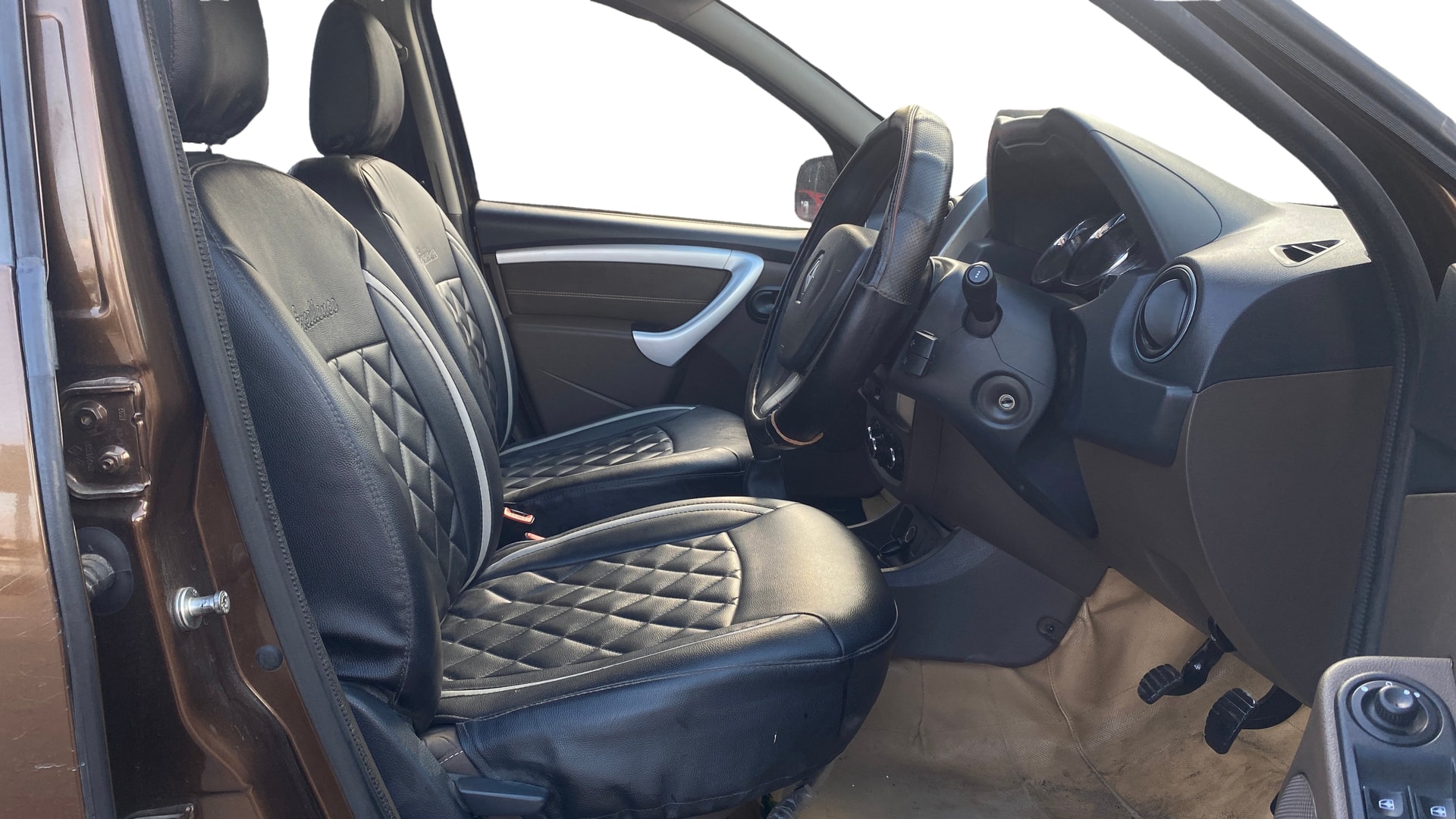 View 2017 Renault Duster Petrol RXL Image 25 Used 2017 Renault Duster Petrol RXL Image 25