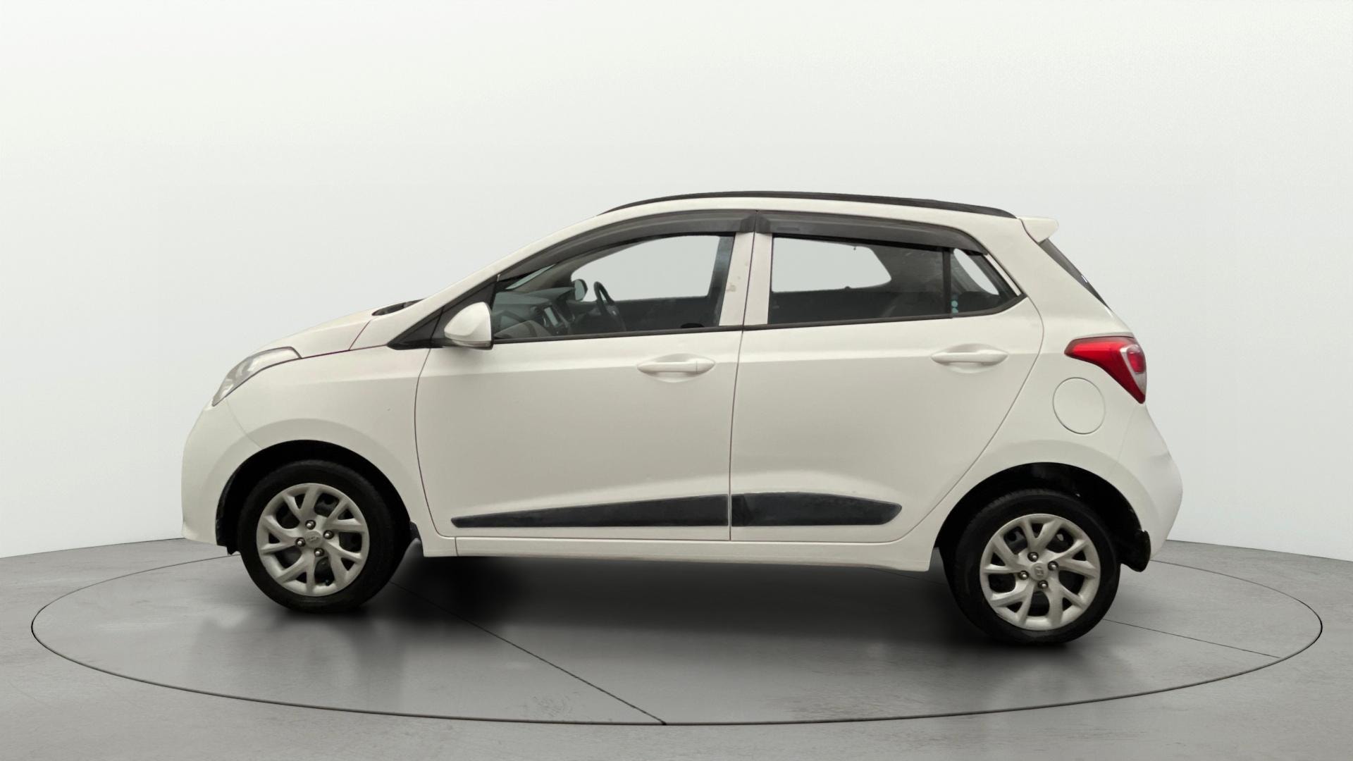 Used 2021 Hyundai Grand i10 Used 2021 Hyundai Grand i10