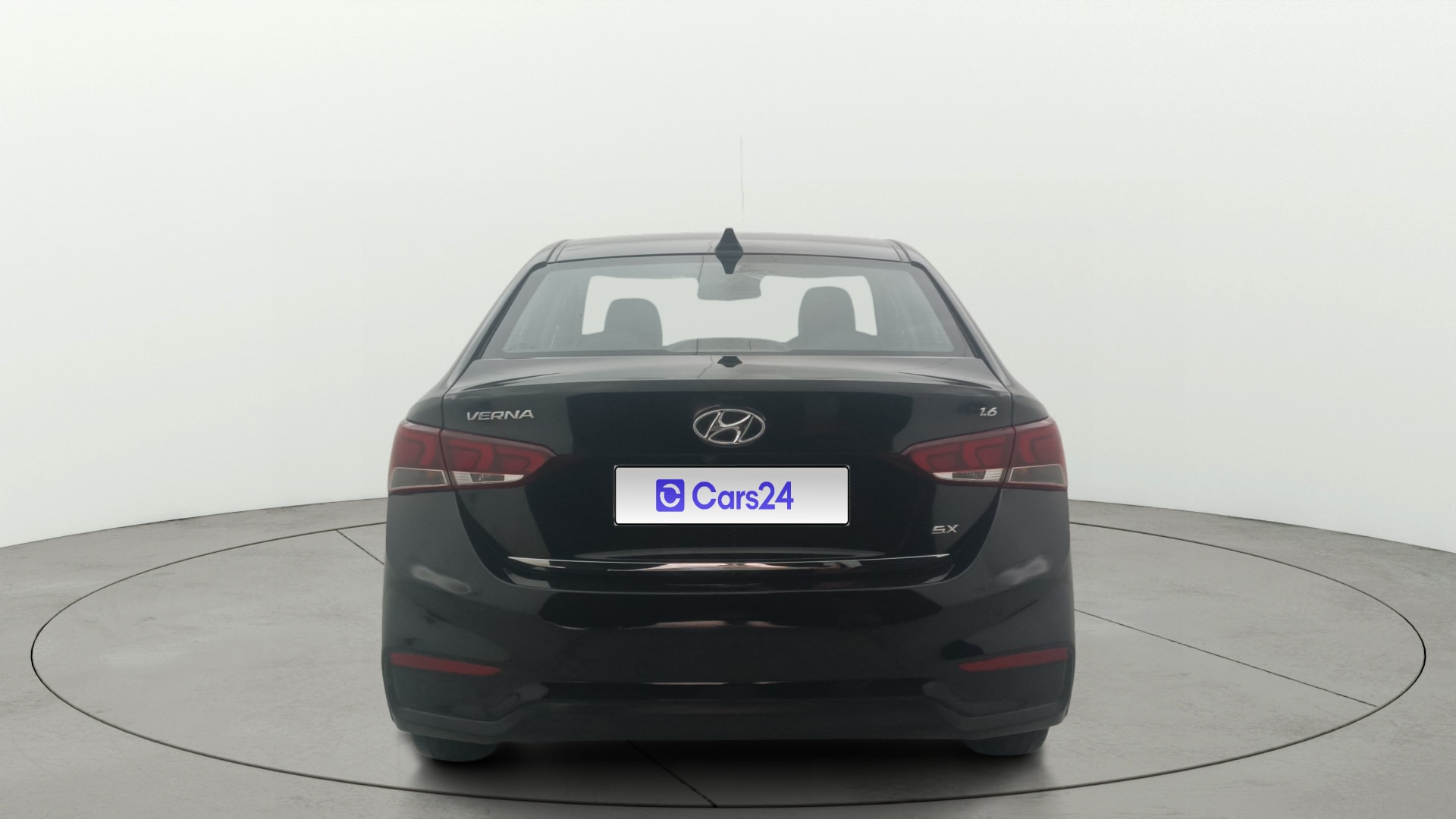 View 2018 Hyundai Verna 1.6 VTVT SX Image 40 Used 2018 Hyundai Verna 1.6 VTVT SX Image 40