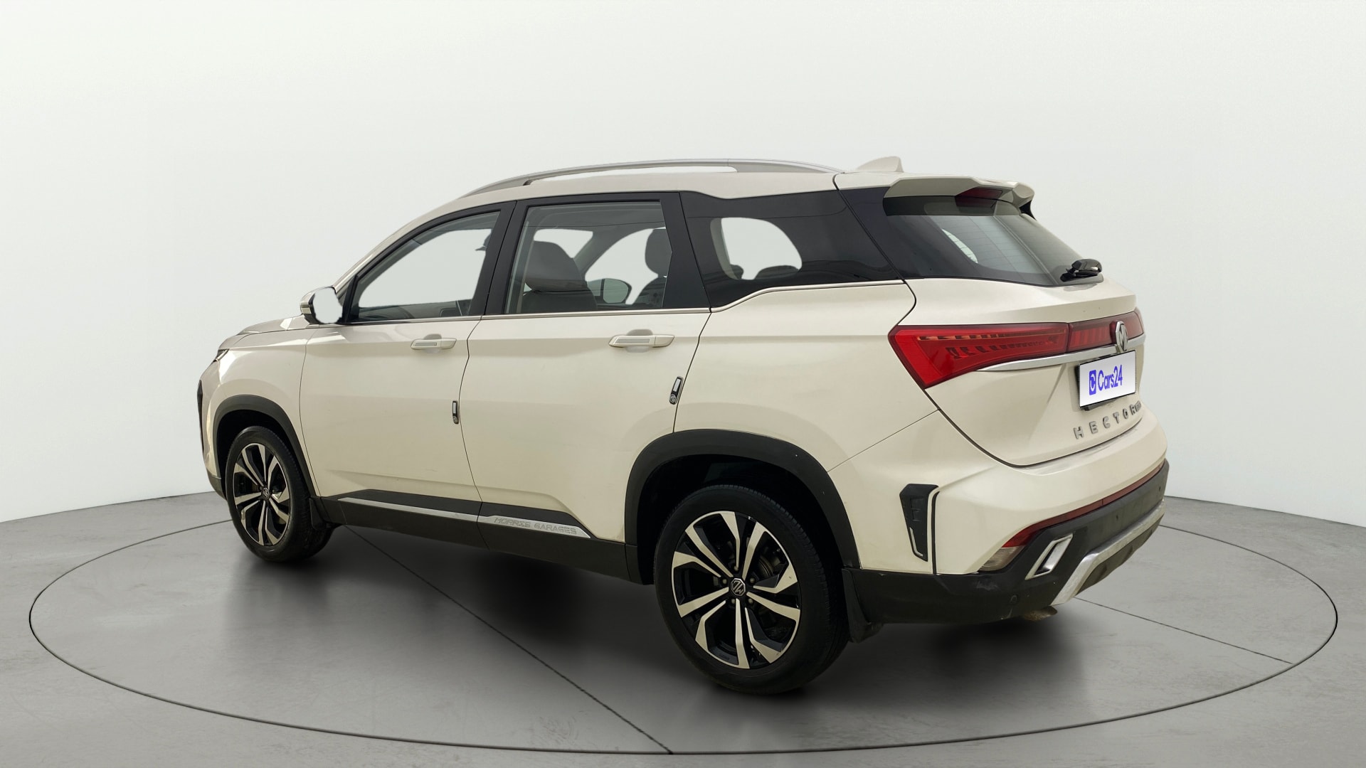 View 2023 MG Hector Plus Sharp Pro 7 Seater Diesel Image 2 Used 2023 MG Hector Plus Sharp Pro 7 Seater Diesel Image 2