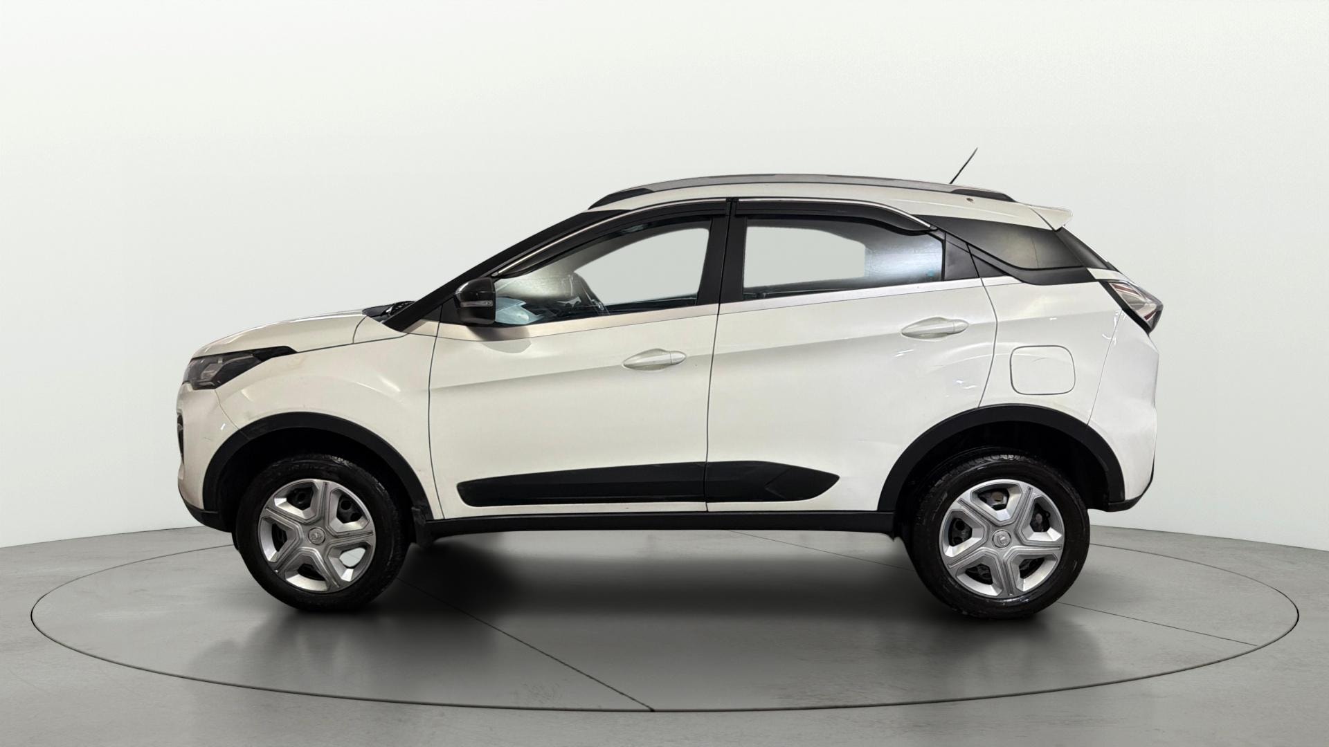 View 2022 Tata Nexon Revotron XM Image 5 Used 2022 Tata Nexon Revotron XM Image 5