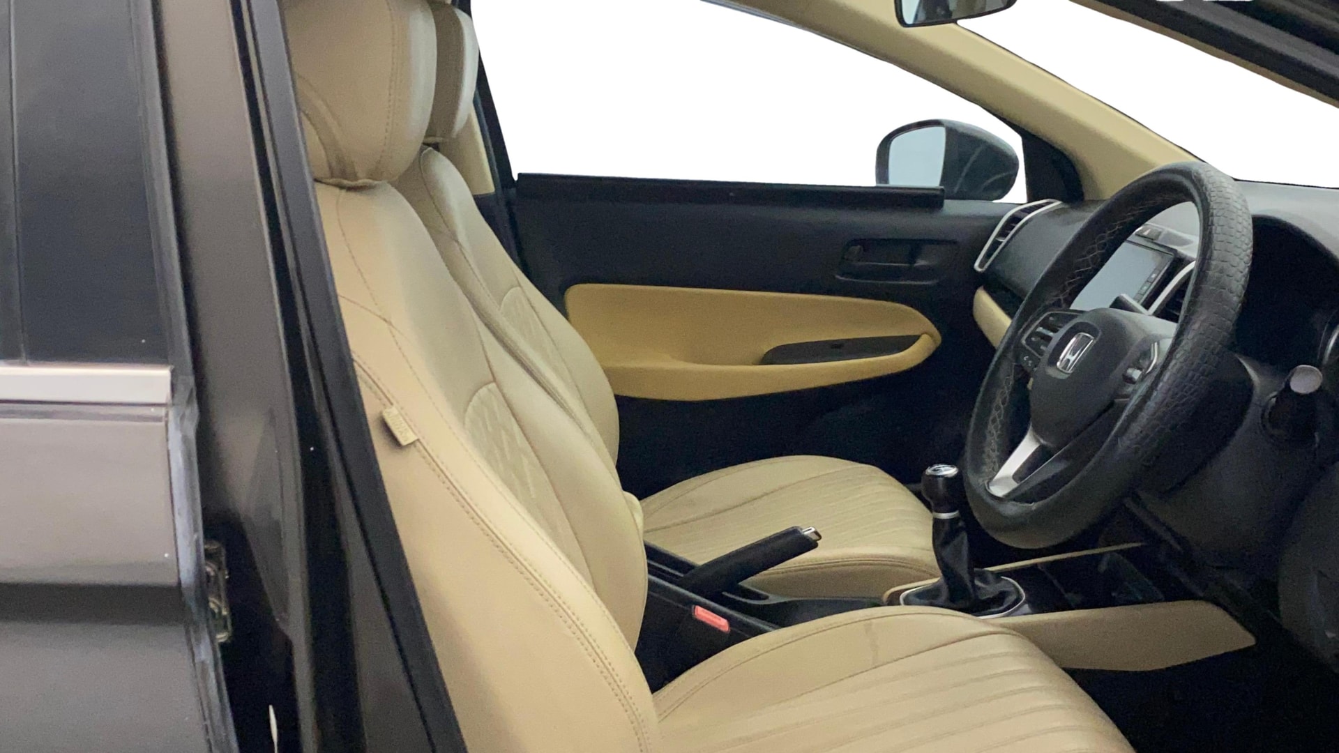 View 2022 Honda City ZX MT Diesel Anniversary Edition Image 27 Used 2022 Honda City ZX MT Diesel Anniversary Edition Image 27