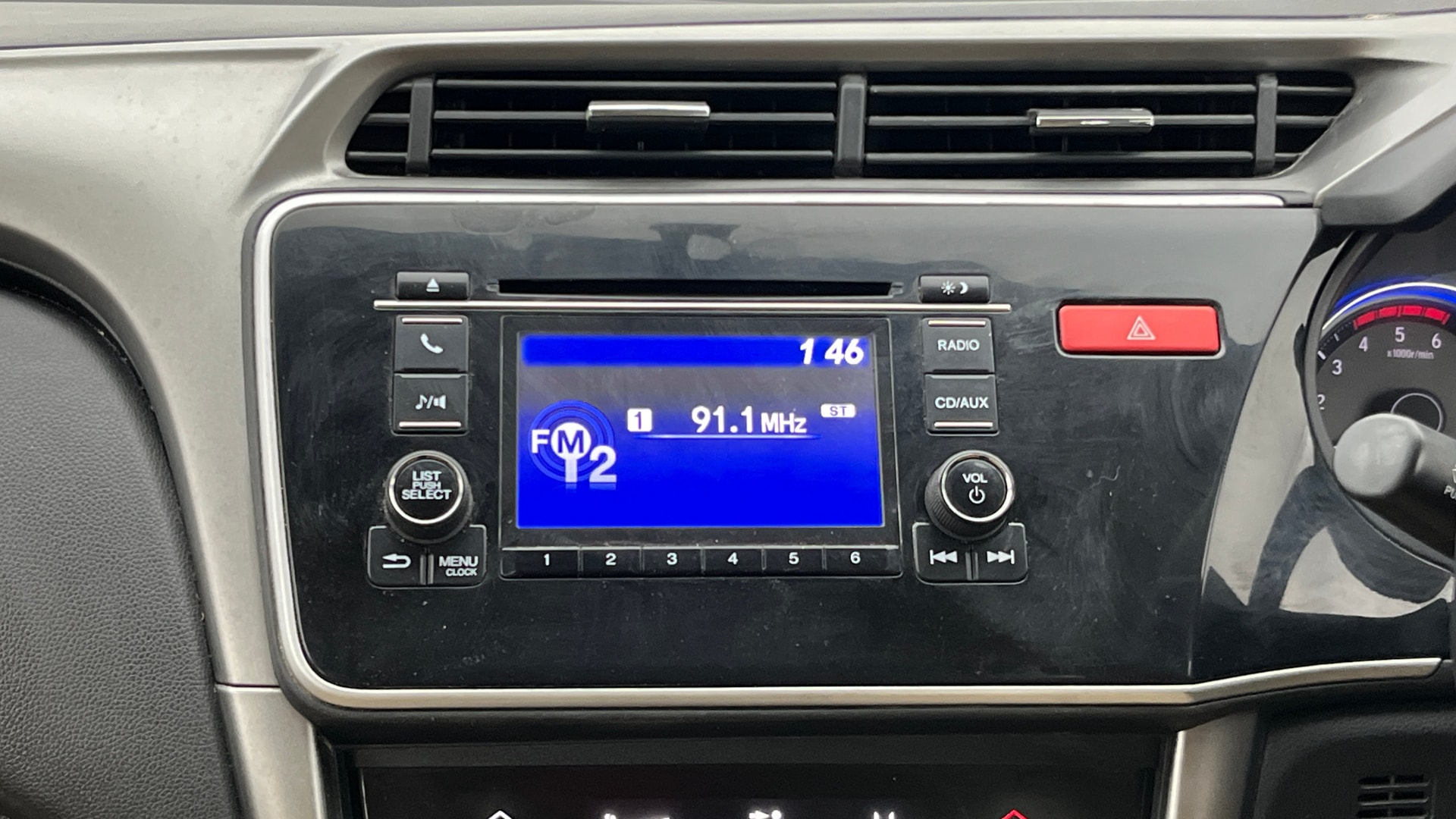 View 2014 Honda City ZX MT Diesel Anniversary Edition Image 18 Used 2014 Honda City ZX MT Diesel Anniversary Edition Image 18