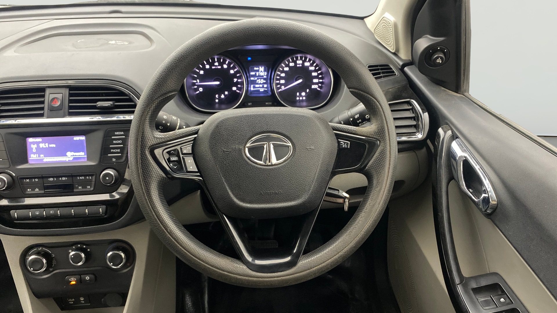 View 2018 Tata Tiago Revotorq XB Image 20 Used 2018 Tata Tiago Revotorq XB Image 20