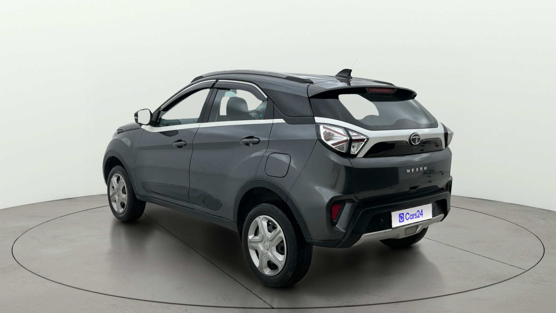 View 2021 Tata Nexon Revotron XZ Image 2 Used 2021 Tata Nexon Revotron XZ Image 2