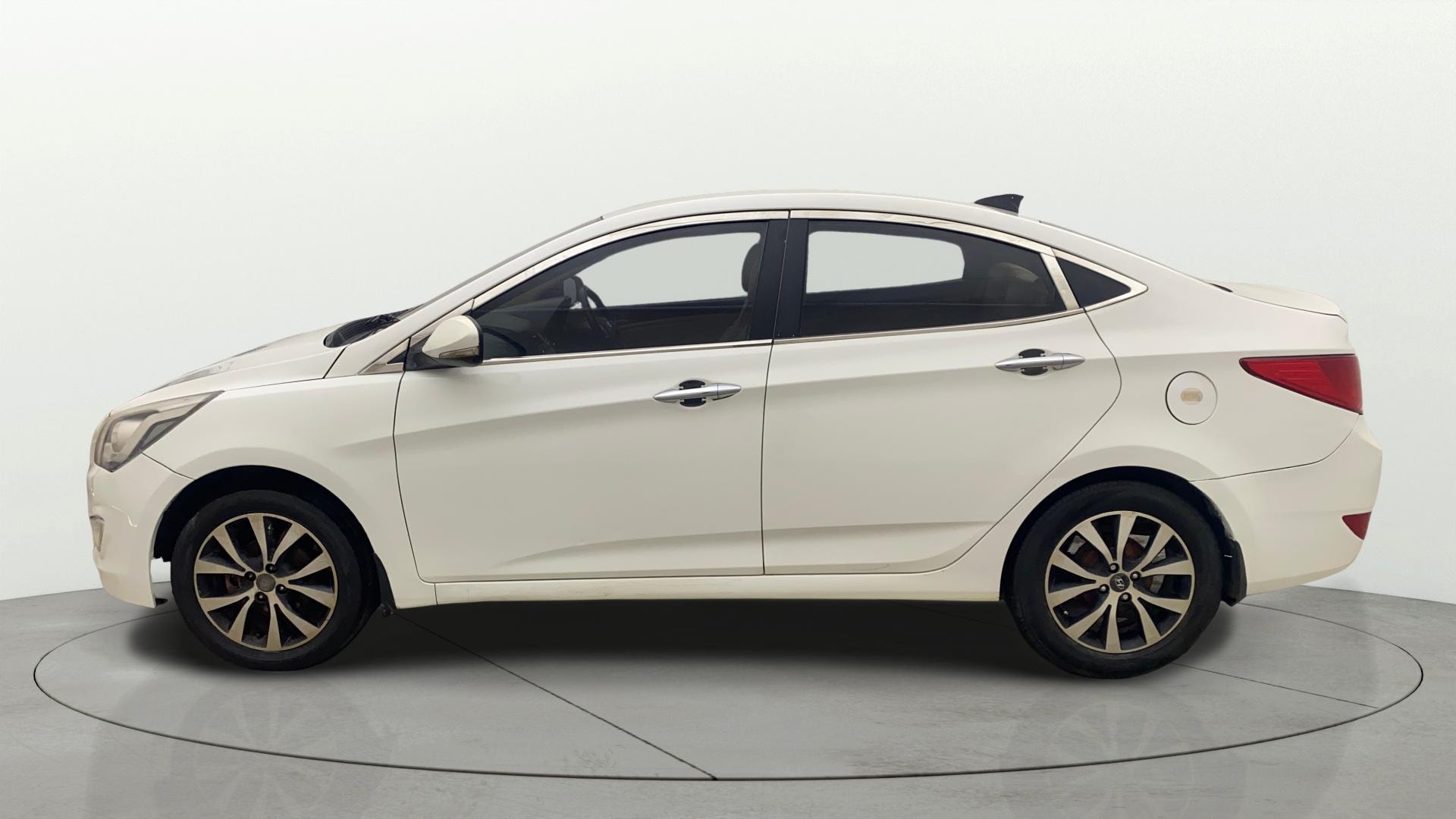 View 2016 Hyundai Verna 1.6 CRDi SX (O) Image 26 Used 2016 Hyundai Verna 1.6 CRDi SX (O) Image 26