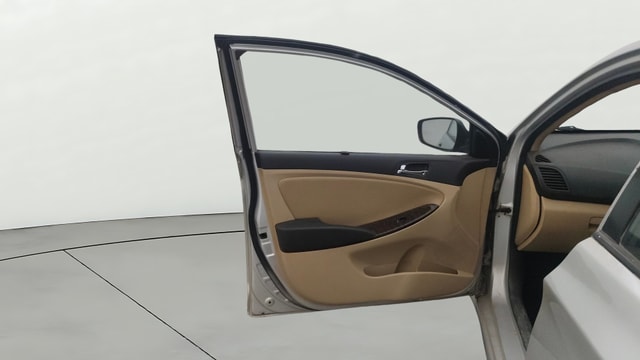 View Hyundai Fluidic Verna Image 31 Used Hyundai Fluidic Verna Image 31