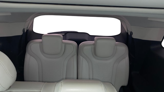 View Mahindra XUV700 Image 10 Used Mahindra XUV700 Image 10